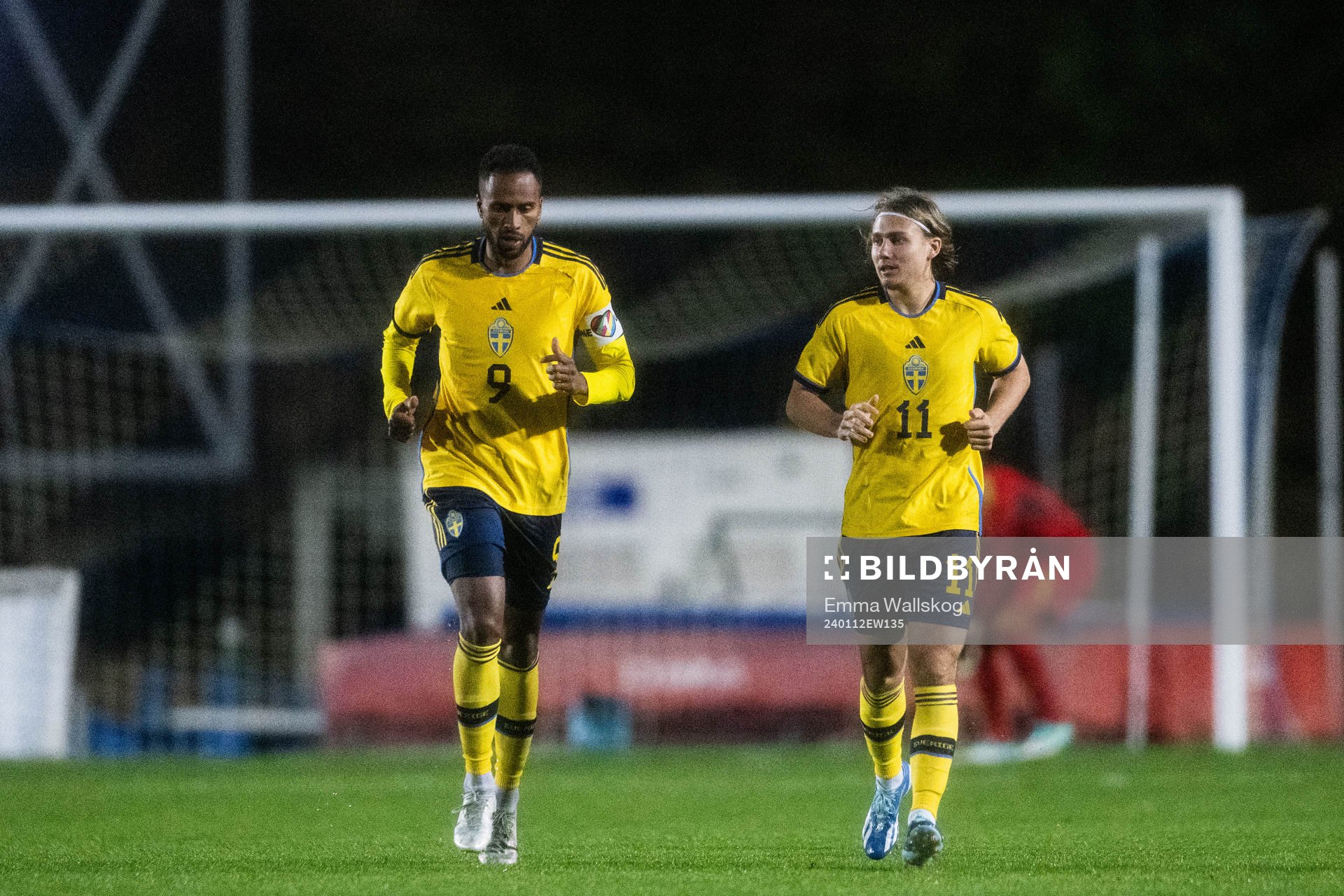 Isaac Kiese Thelin and Sebastian Nanasi of Sweden