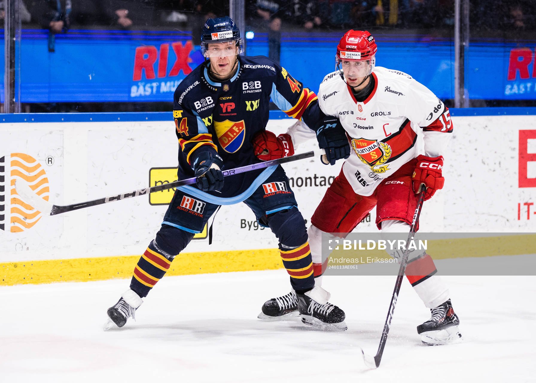 Djurgårdens Olle Liss och Almtunas Marcus Karlström