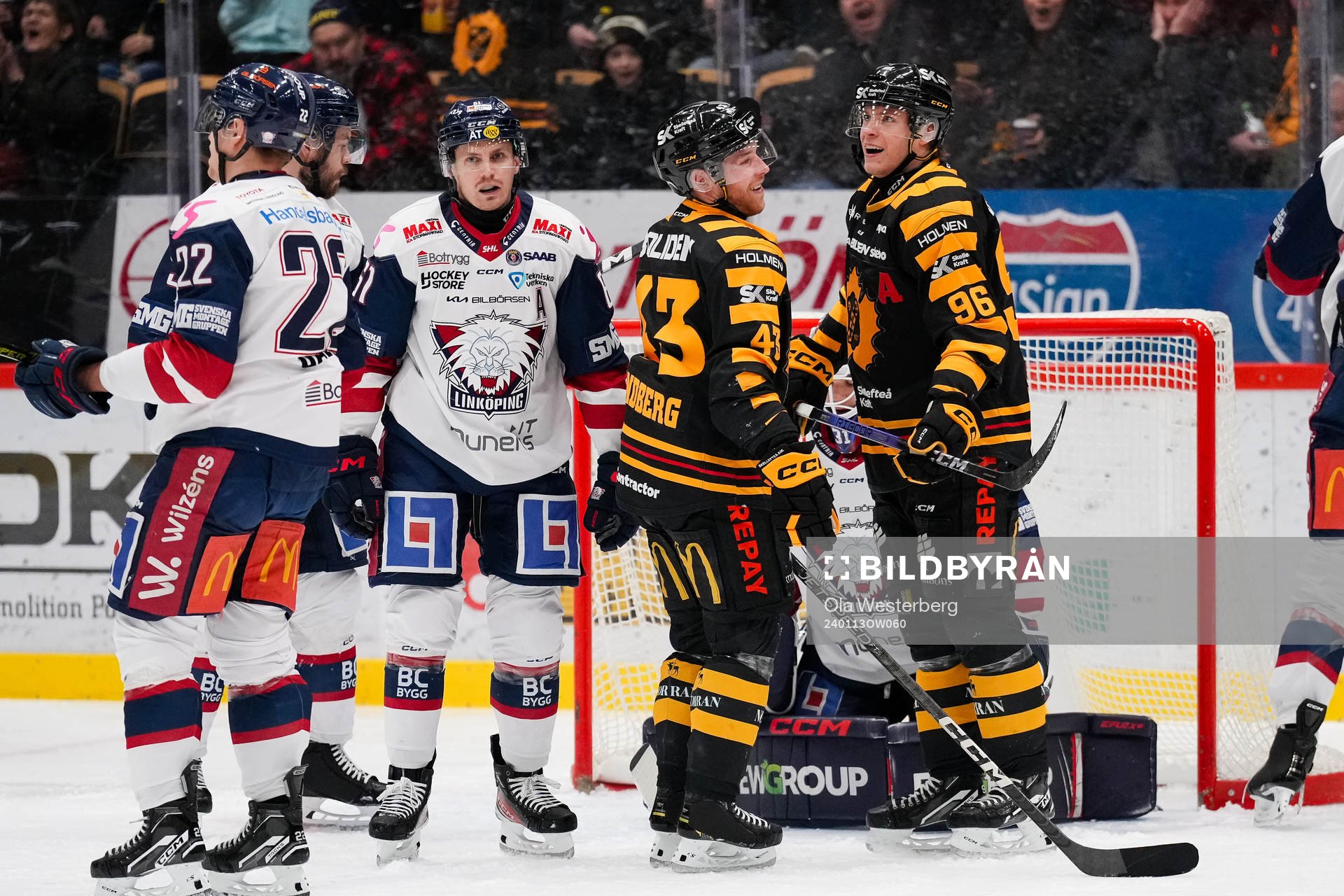 Skellefteås Filip Sandberg och Rickard Hugg jublar