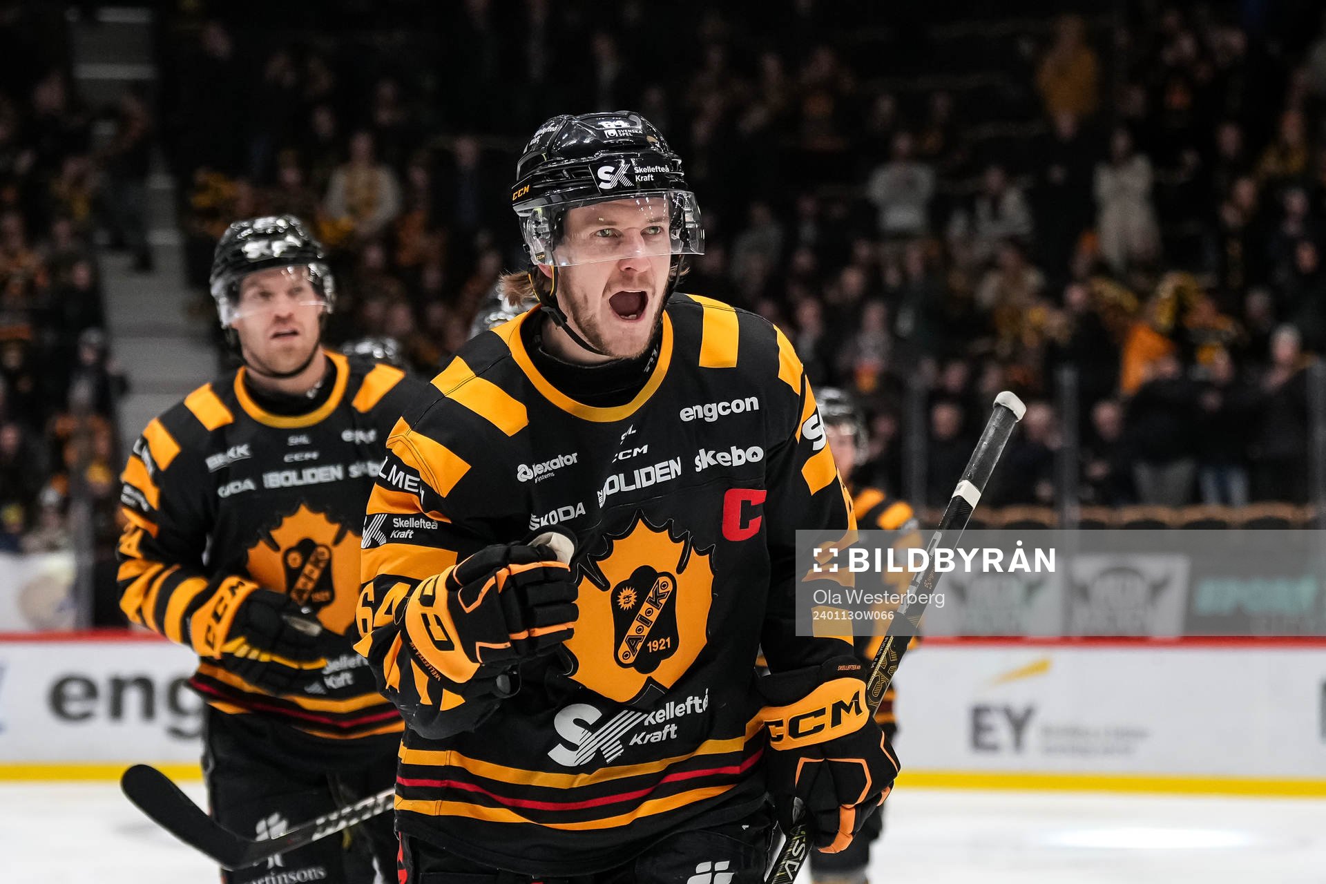 Skellefteås Jonathan Pudas jublar