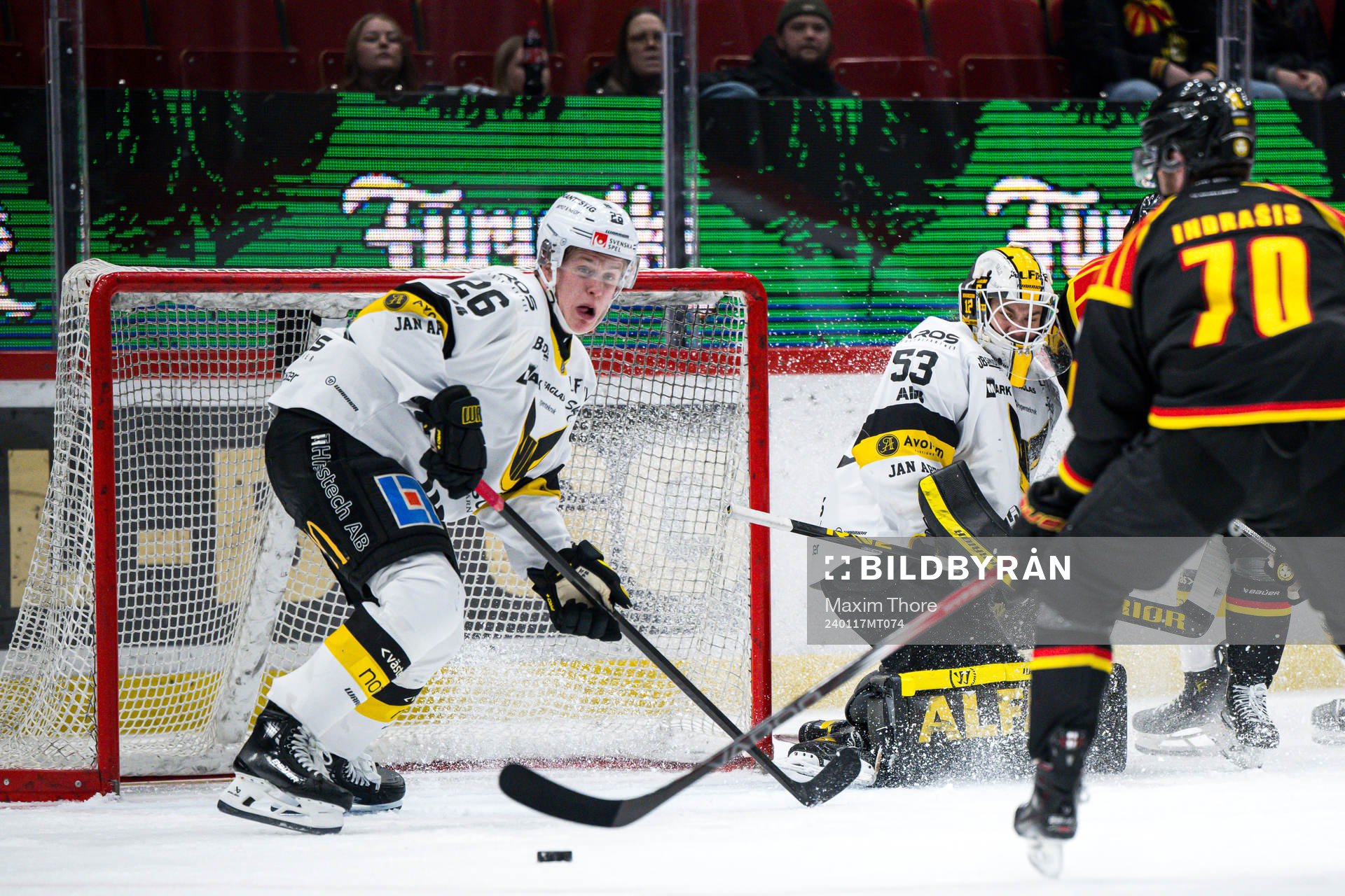 Västerås Elias Pettersson och målvakt Niilo Halonen