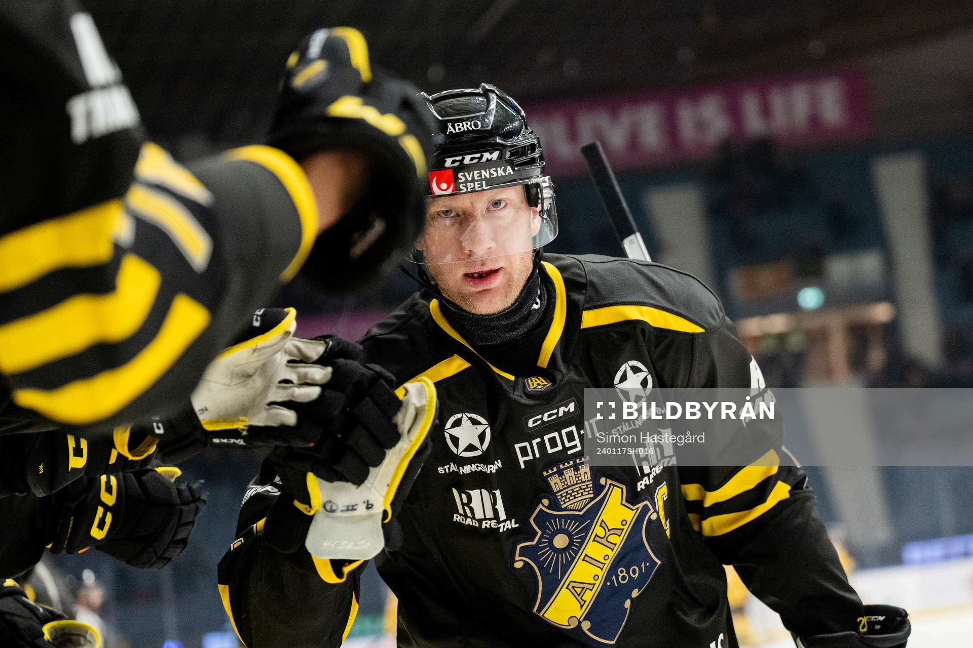 AIKs Richard Gynge jublar