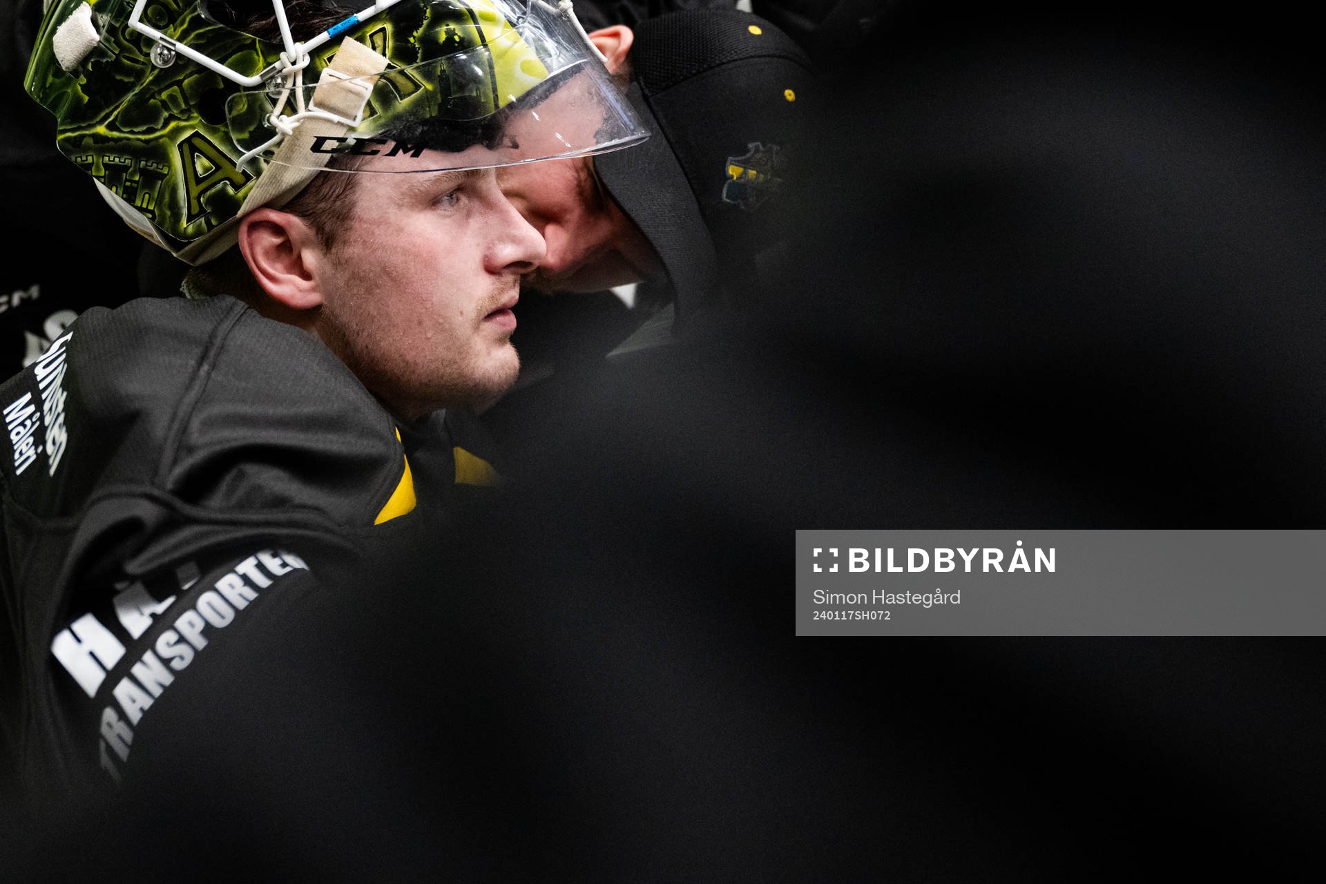 AIKs målvakt Antoine Bibeau har ont