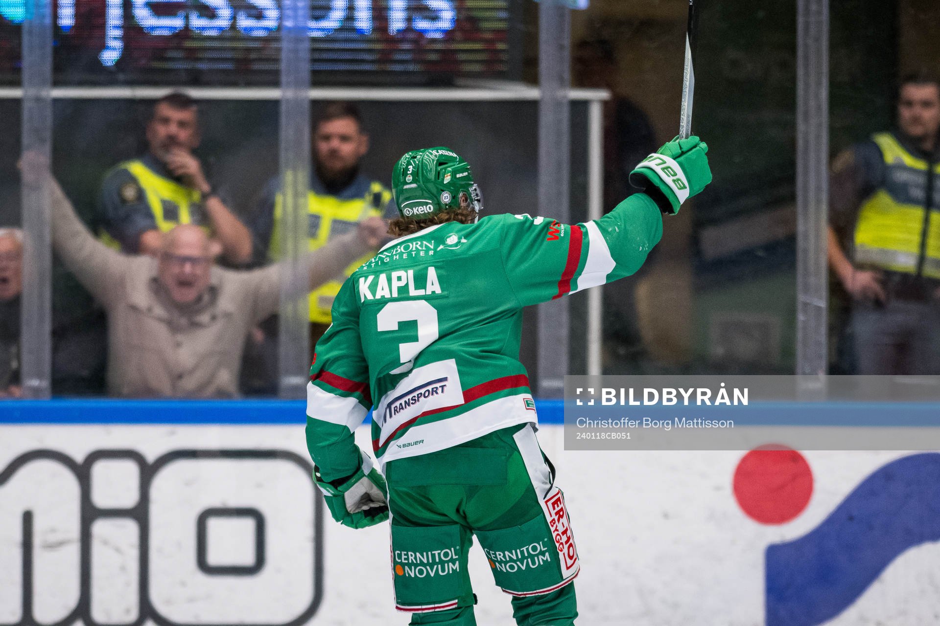 Rögles Michael Kapla jublar