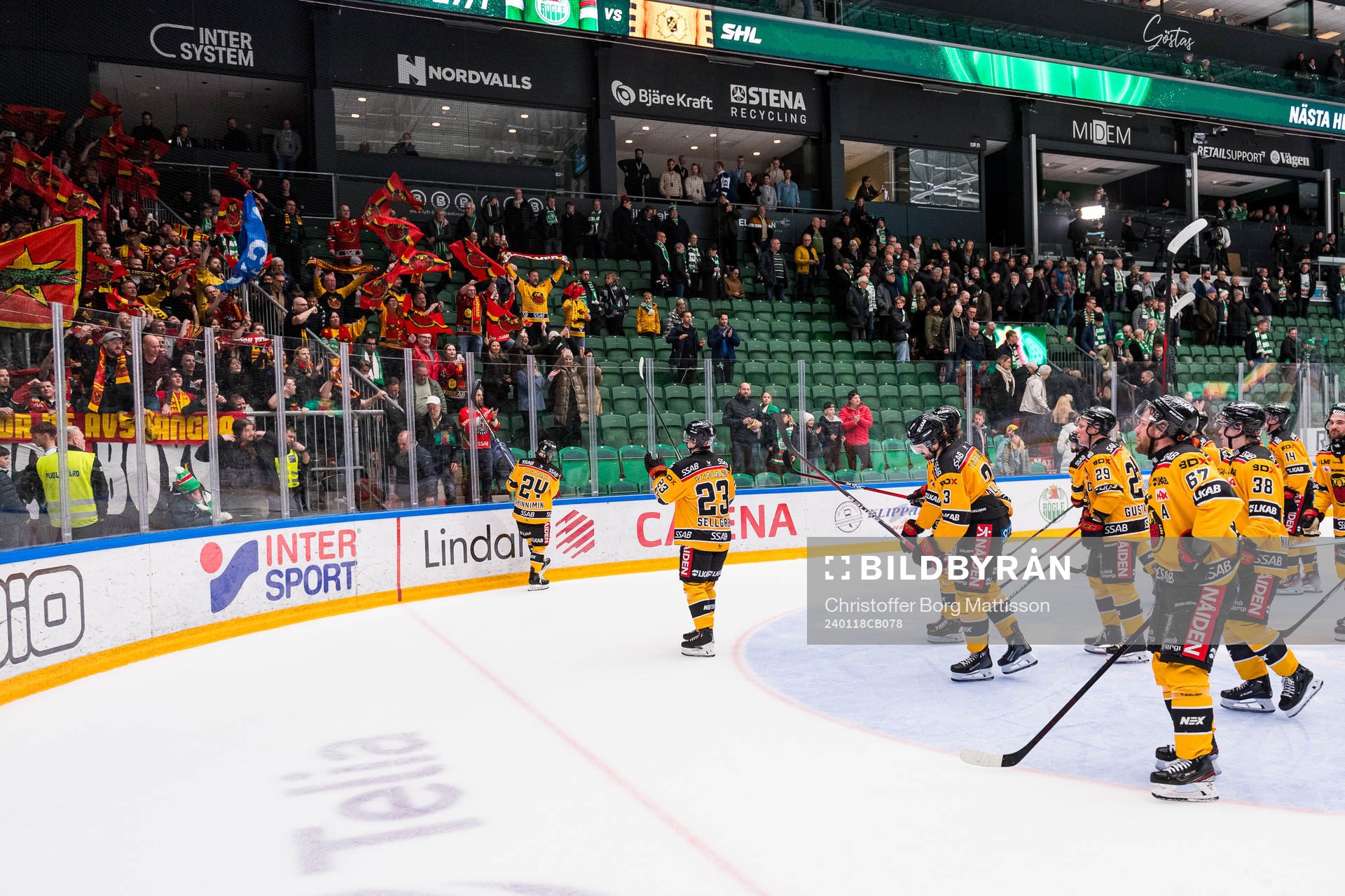 Luleås spelare tackar supportrar