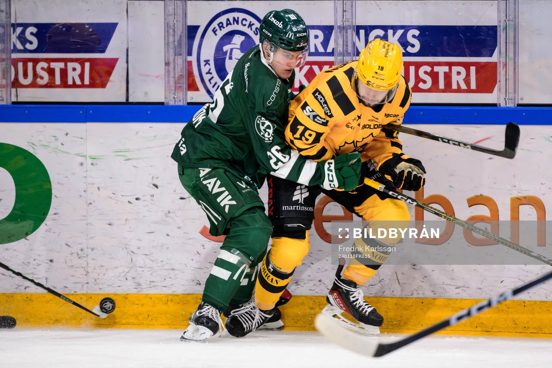 Färjestads Joel Nyström, Skellefteås Martins Dzierkals