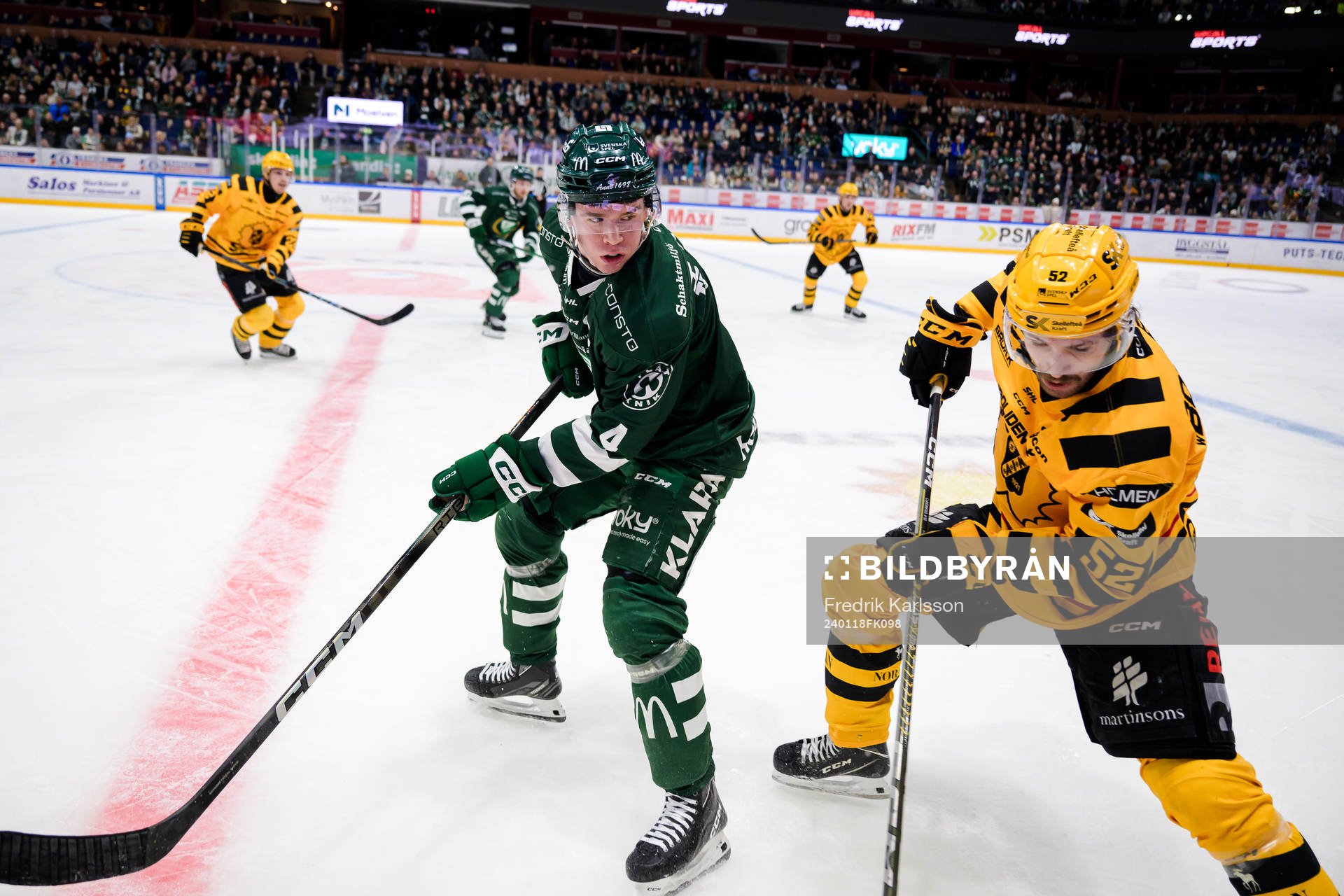 Färjestads Oscar Lawner och Skellefteås Arvid Lundberg