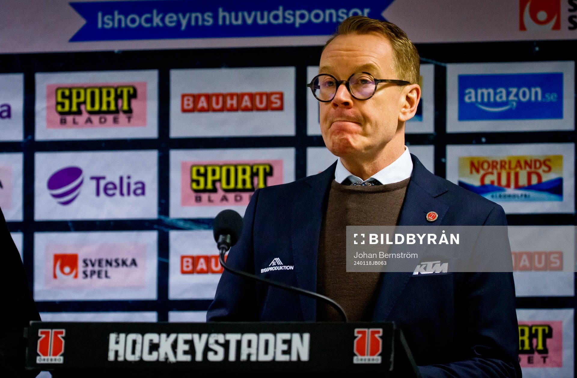 Örebros tränare Niklas Eriksson på presskonferensen