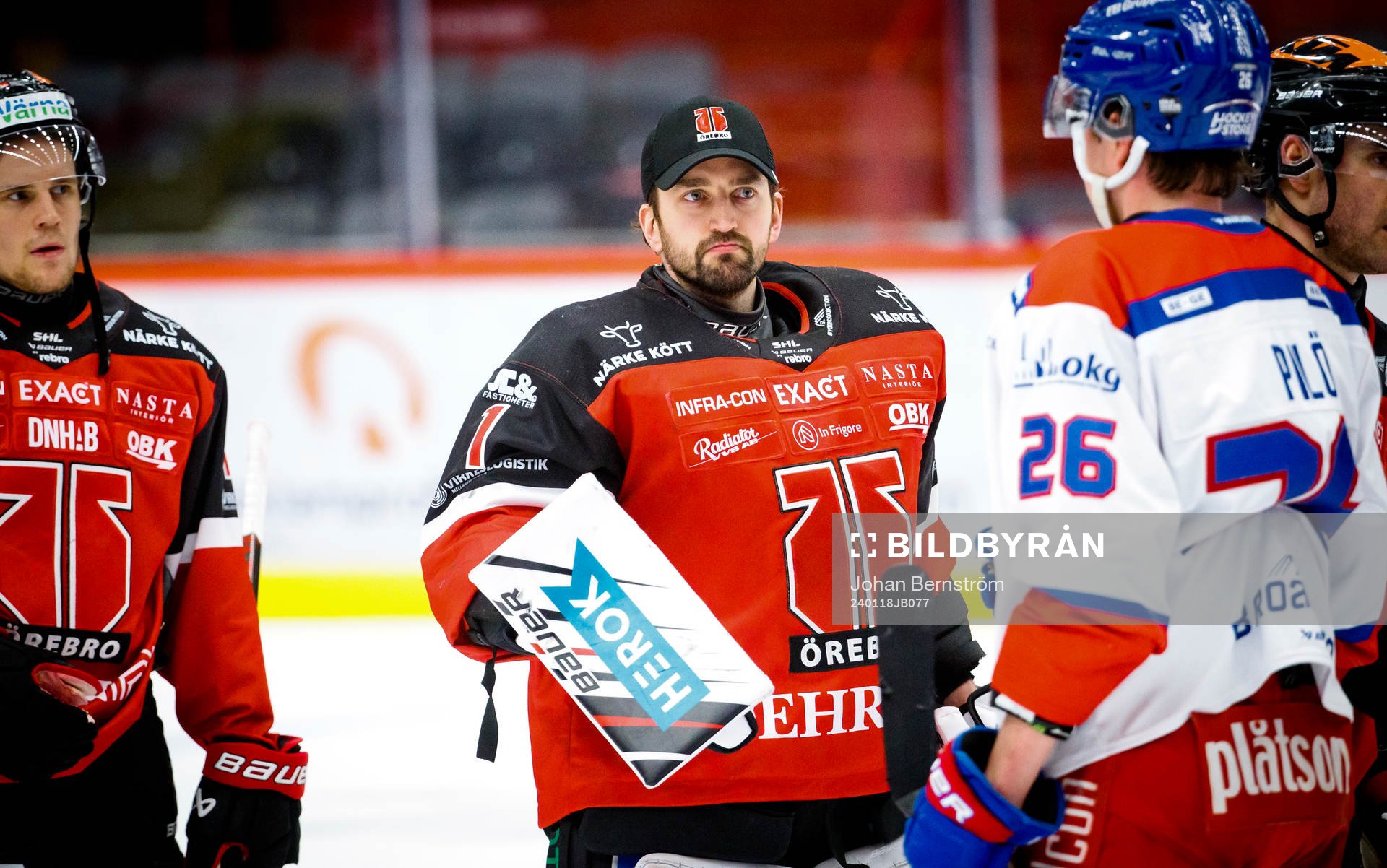 Örebros målvakt Jhonas Enroth deppar