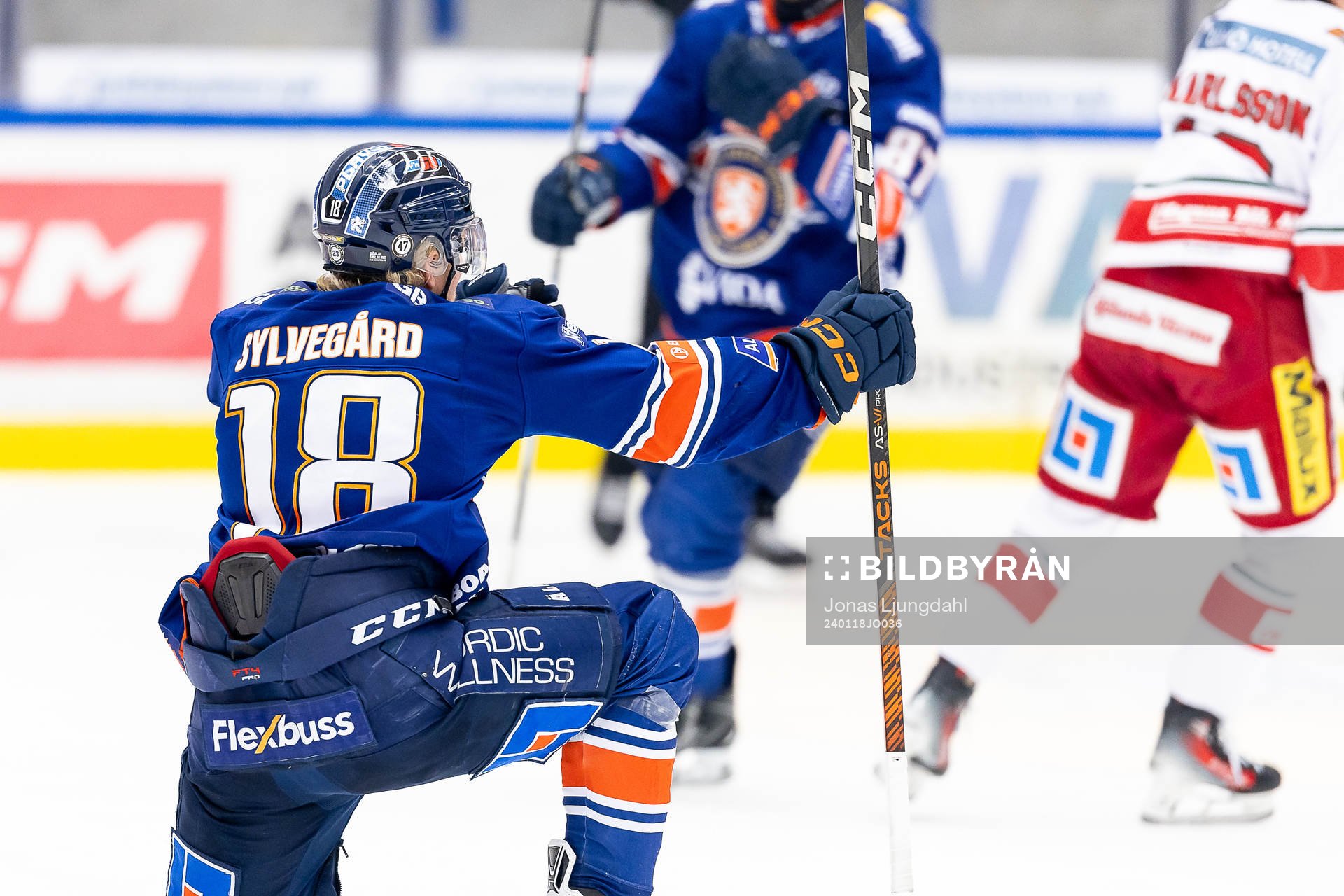 Växjös Marcus Sylvegård jublar