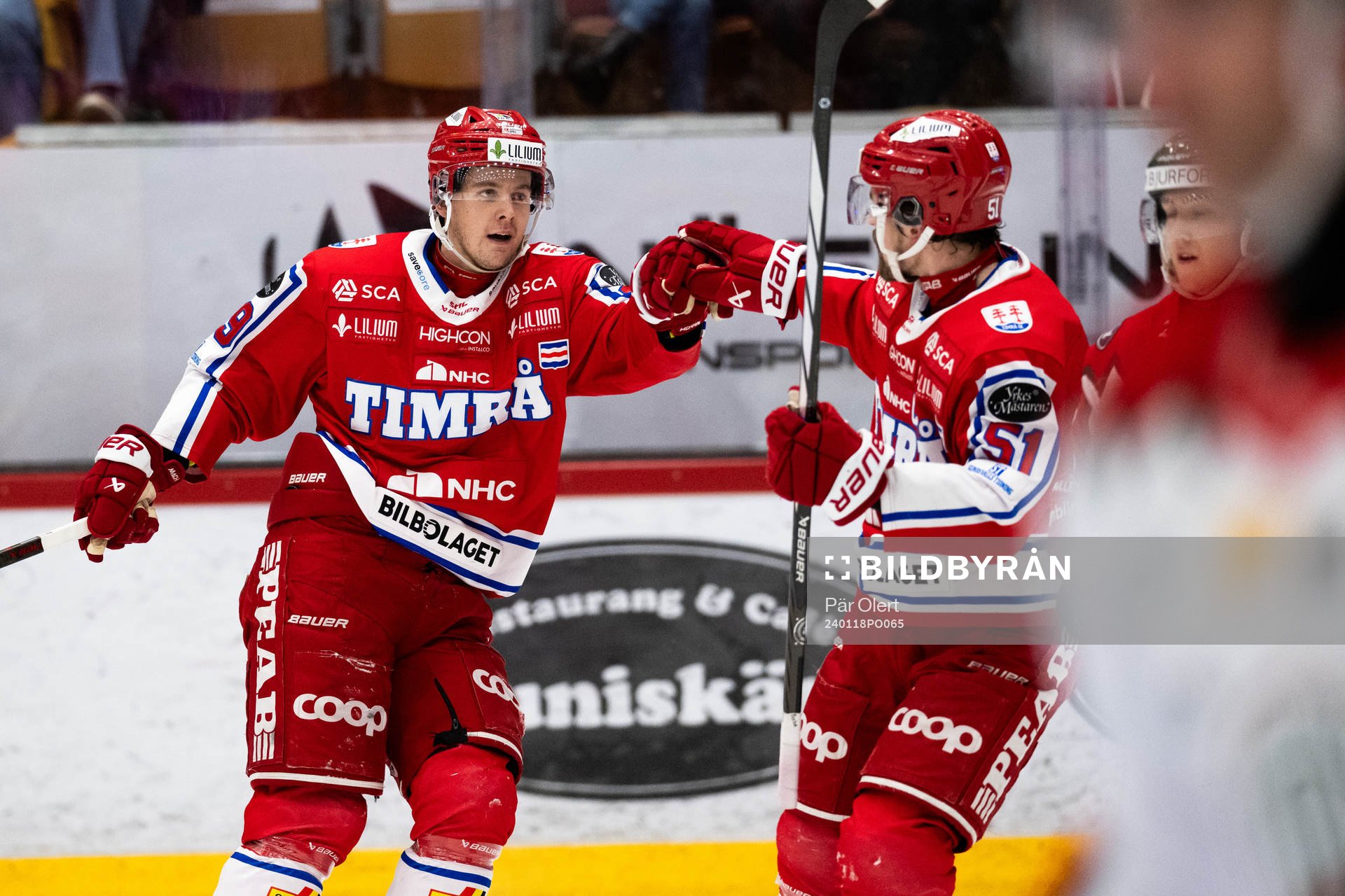 Timrås Filip Hållander och Anton Lander jublar