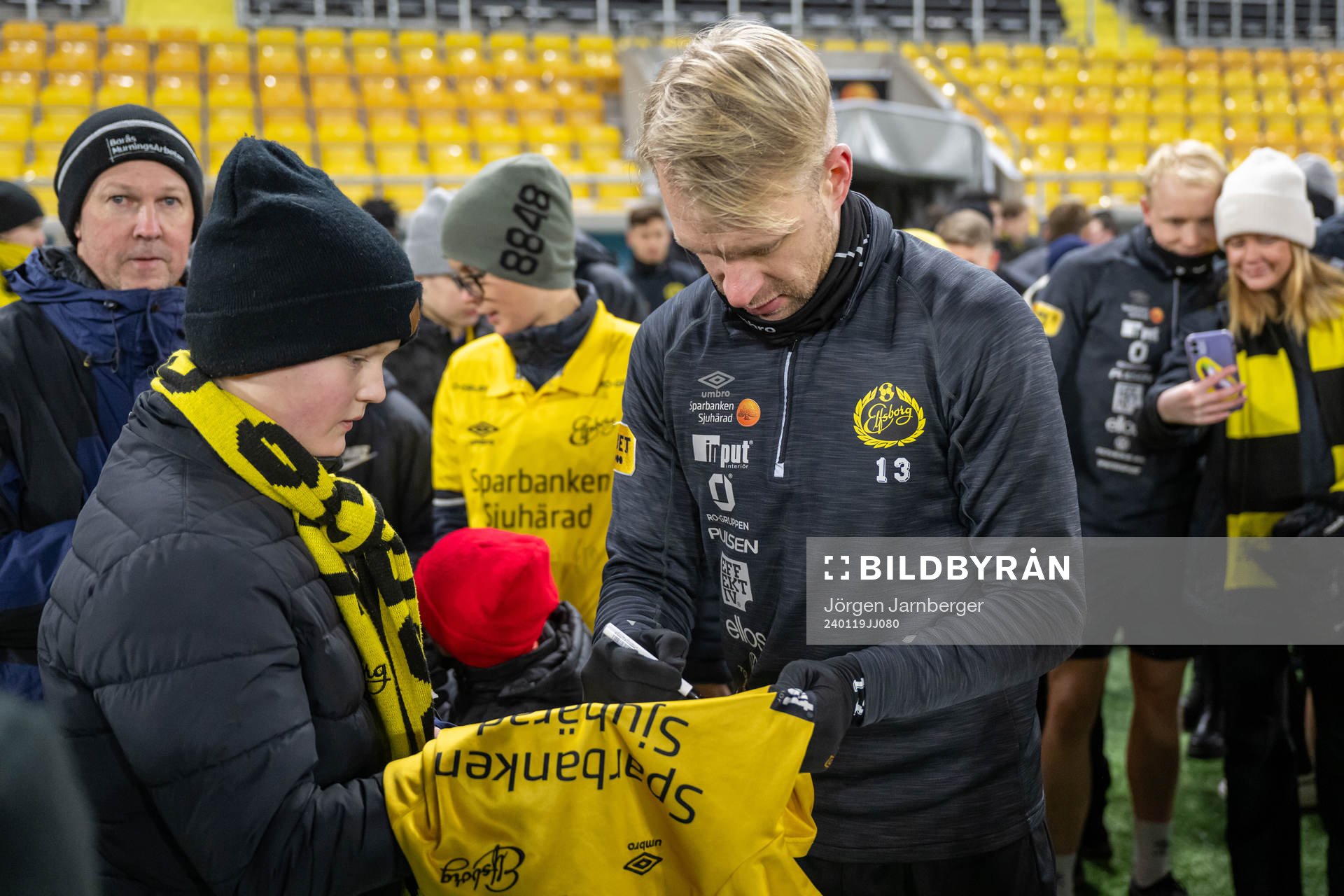 Johan Larsson med supportrar
