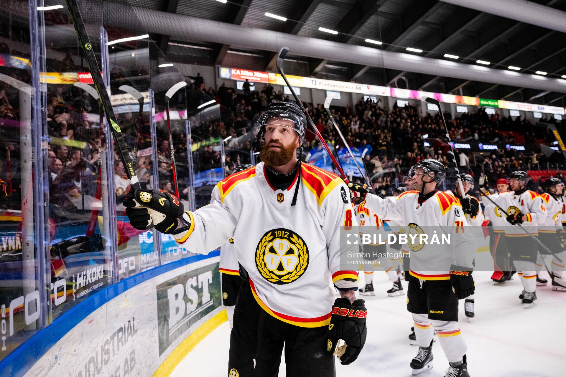 Brynäs Jordie Benn jublar