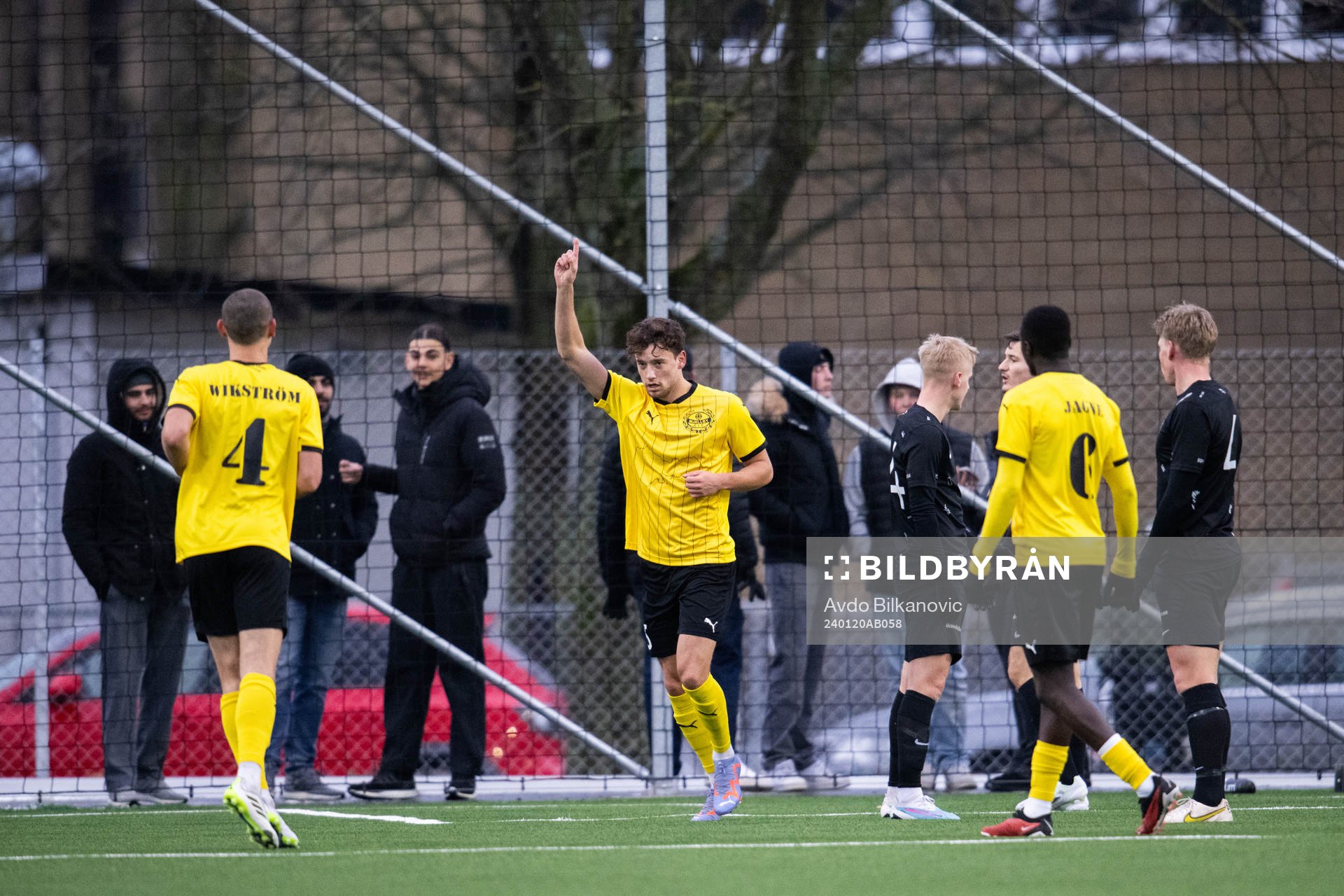 Mjällbys Colin Rösler jublar