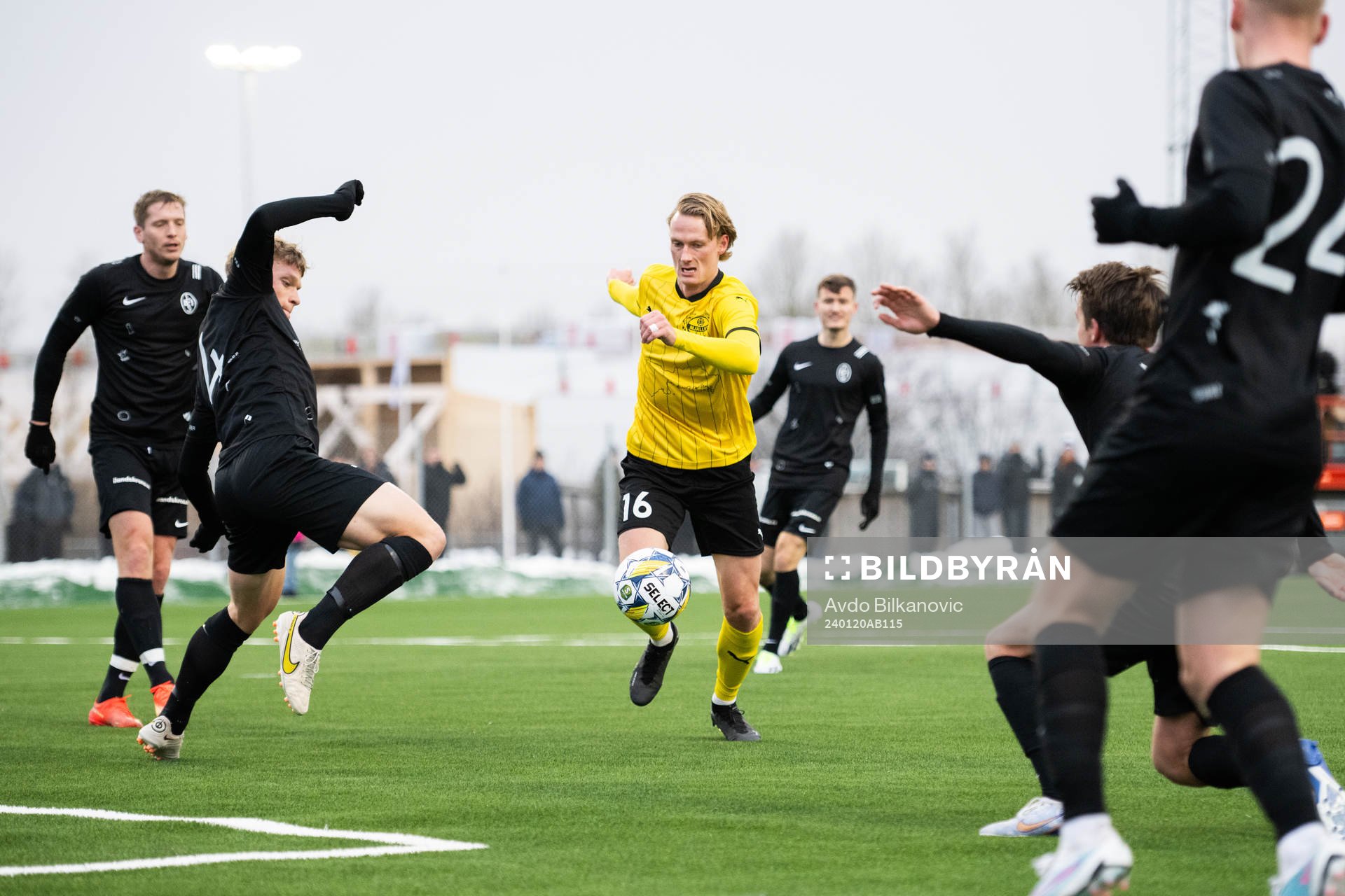 Landskronas Gustaf Bruzeliusoch Mjällbys Alexander