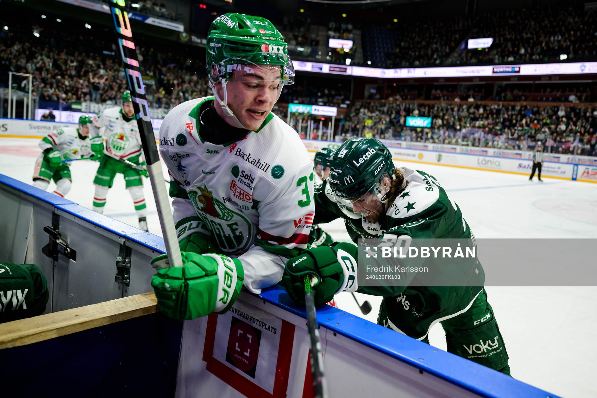 Rögles Oskar Pettersson och Färjestads Linus Johansson