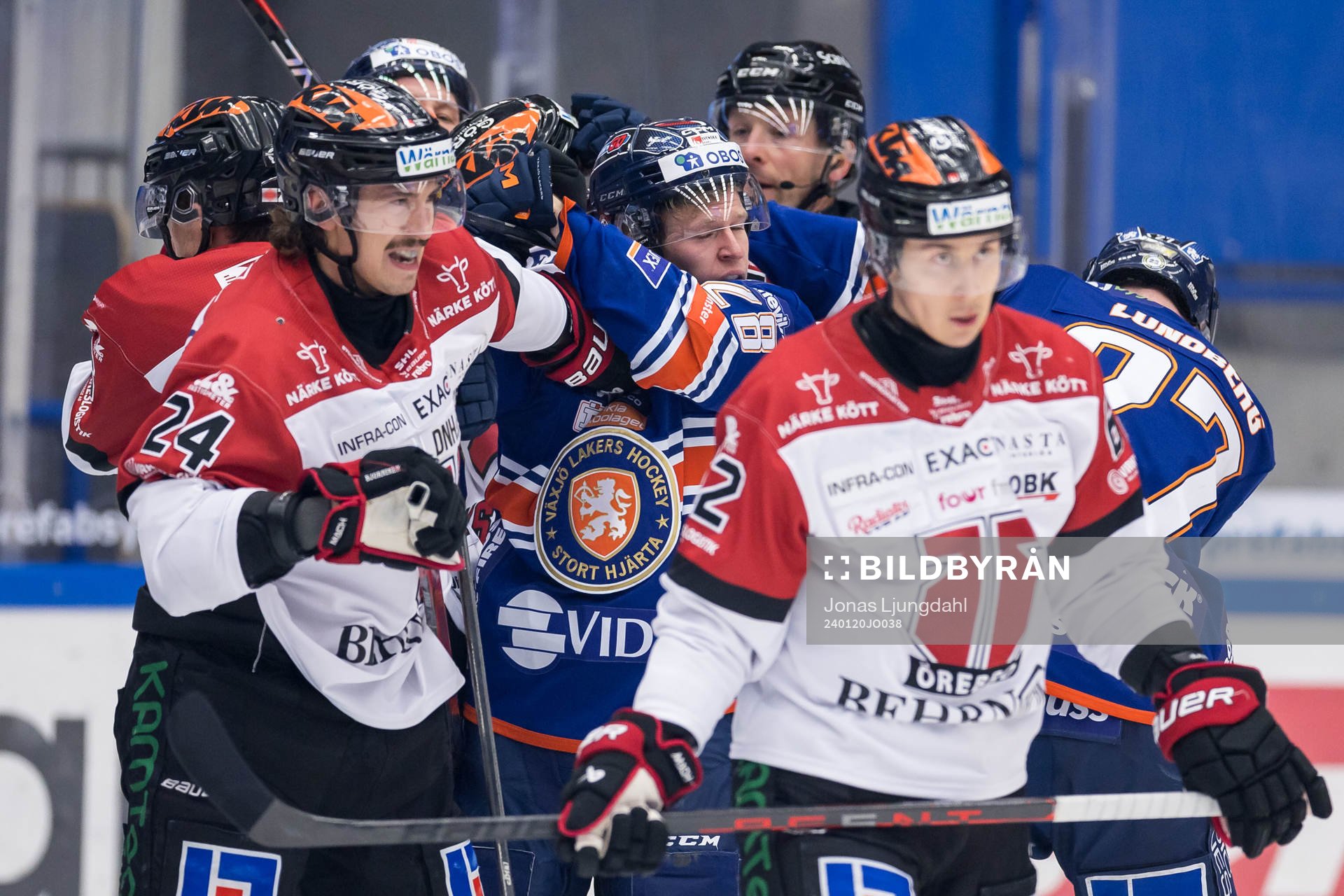 Örebros Hannes Björninen och Växjös Hugo Gustafsson i