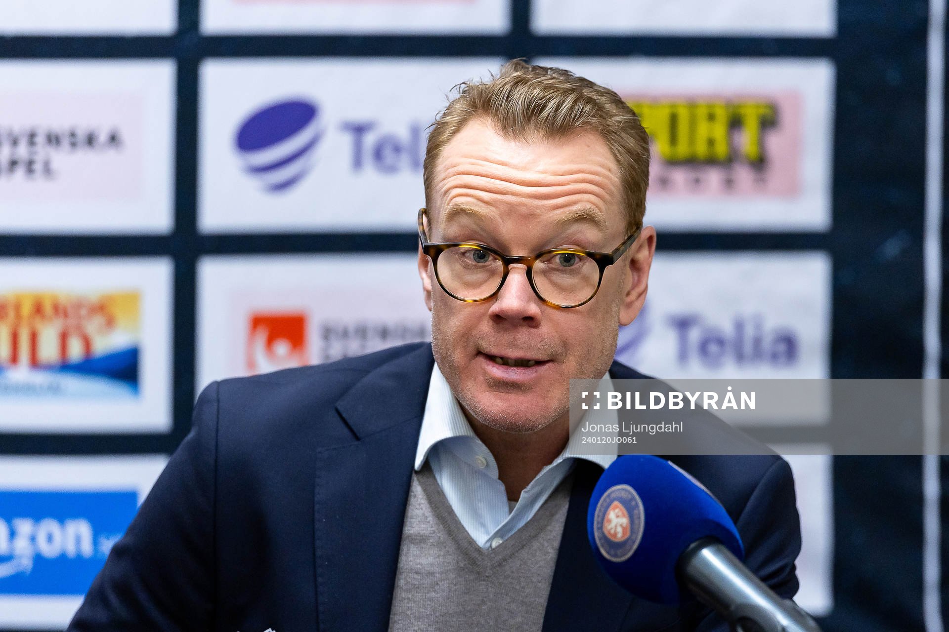 Örebros tränare Niklas Eriksson på presskonferens