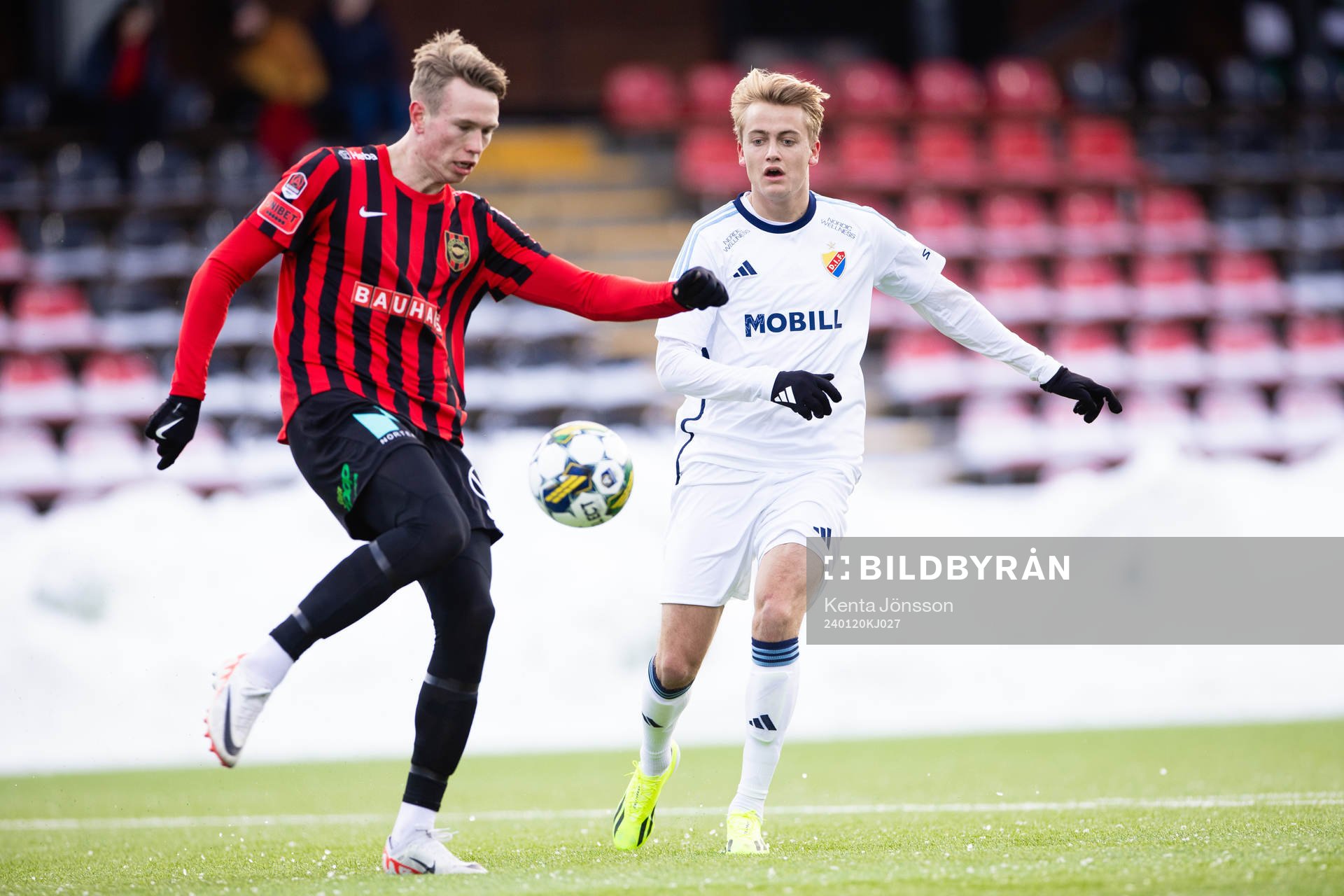 Brommapojkarnas Torbjörn Lysaker Heggem och Djurgårdens
