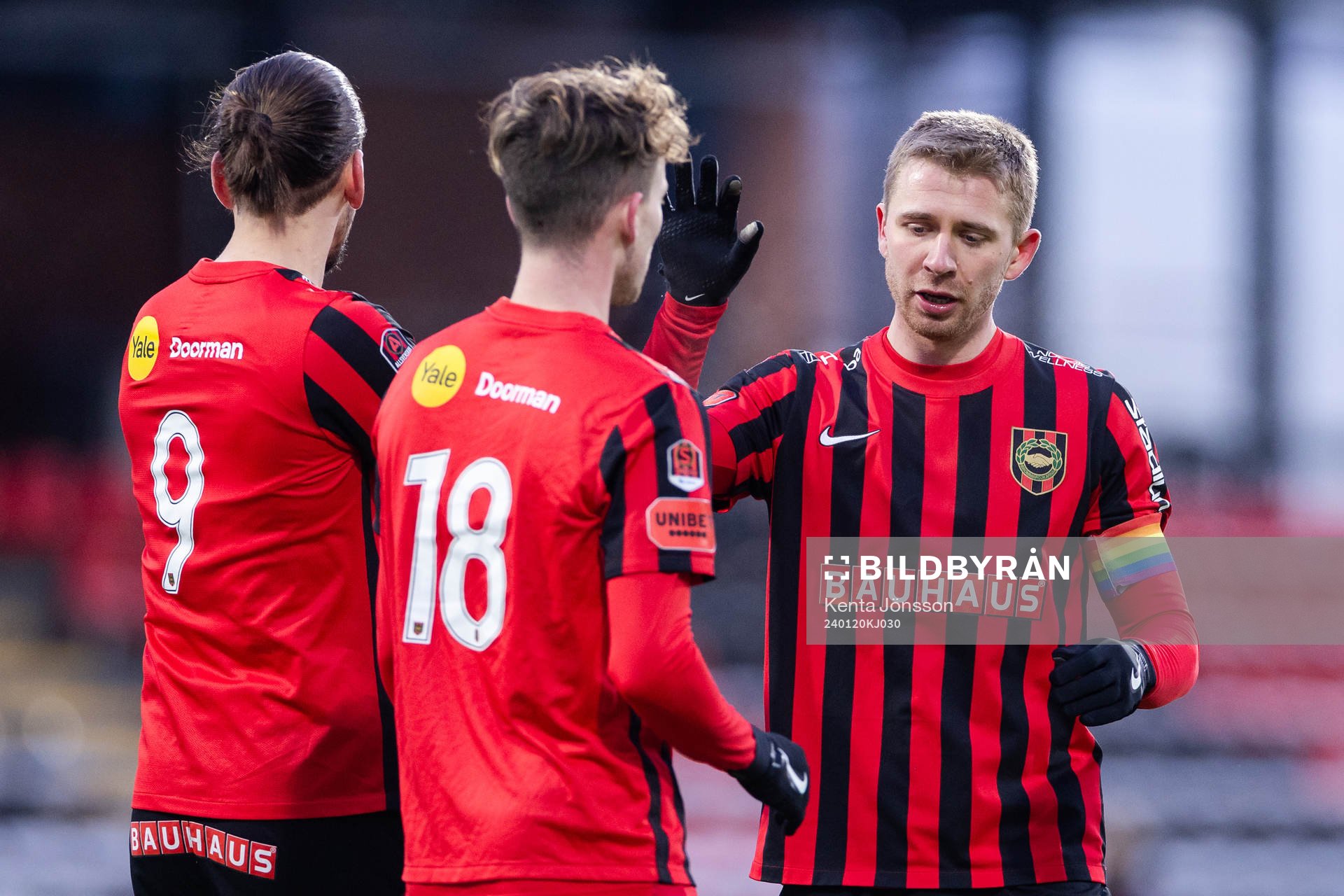 Brommapojkarnas Alexander Johansson , Nikola Vasic och
