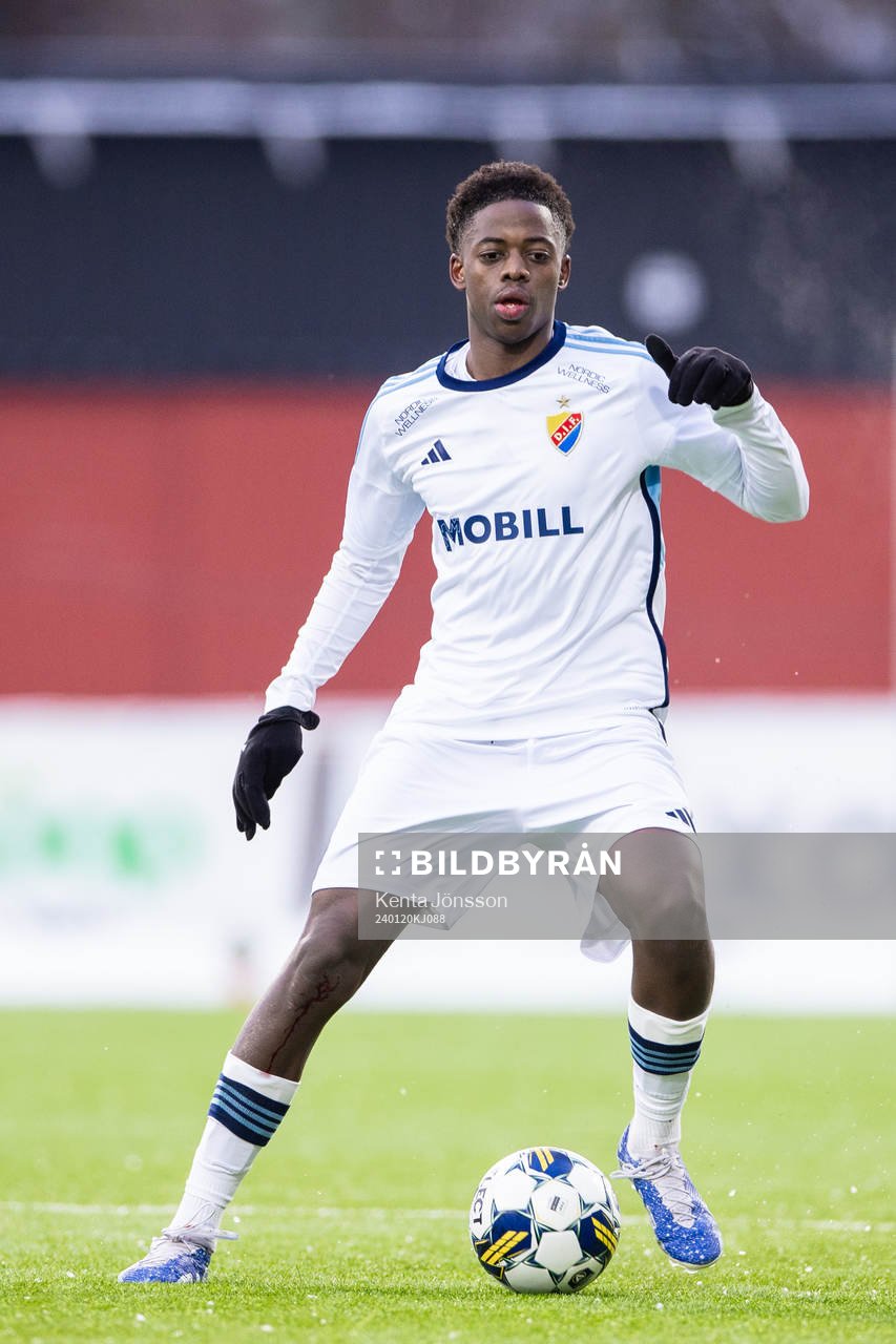 Djurgårdens Alieu Atlee Manneh under en träningsmatch i fotboll mellan Brommapojkarna och Djurgården den 20 januari 2024 i Stockholm.