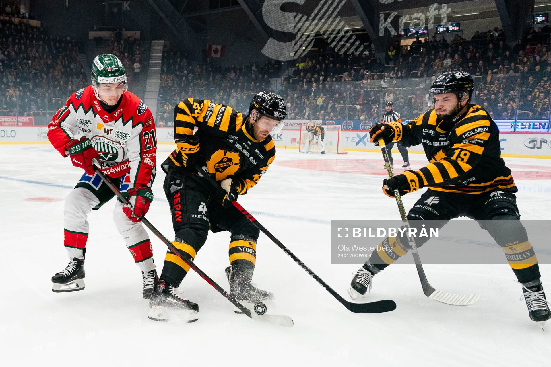 Frölundas Jere Innala i en kamp mot Skellefteås Oscar