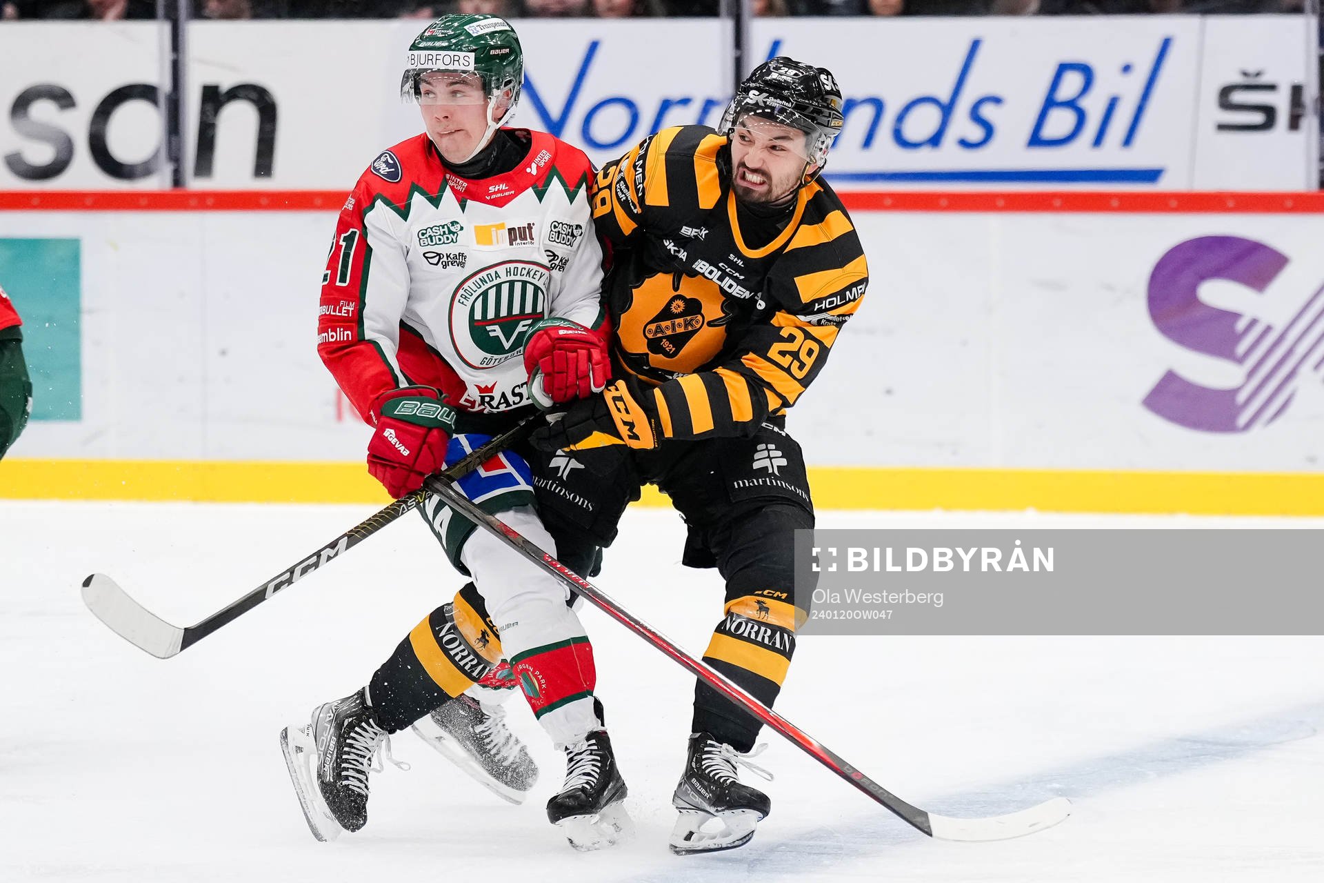 Frölundas Jere Innala och Skellefteås Dylan Sikura