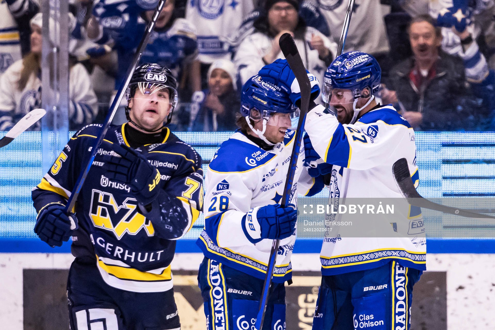 Leksands Justin Glenn Kloos och Marek Hrivik jublar