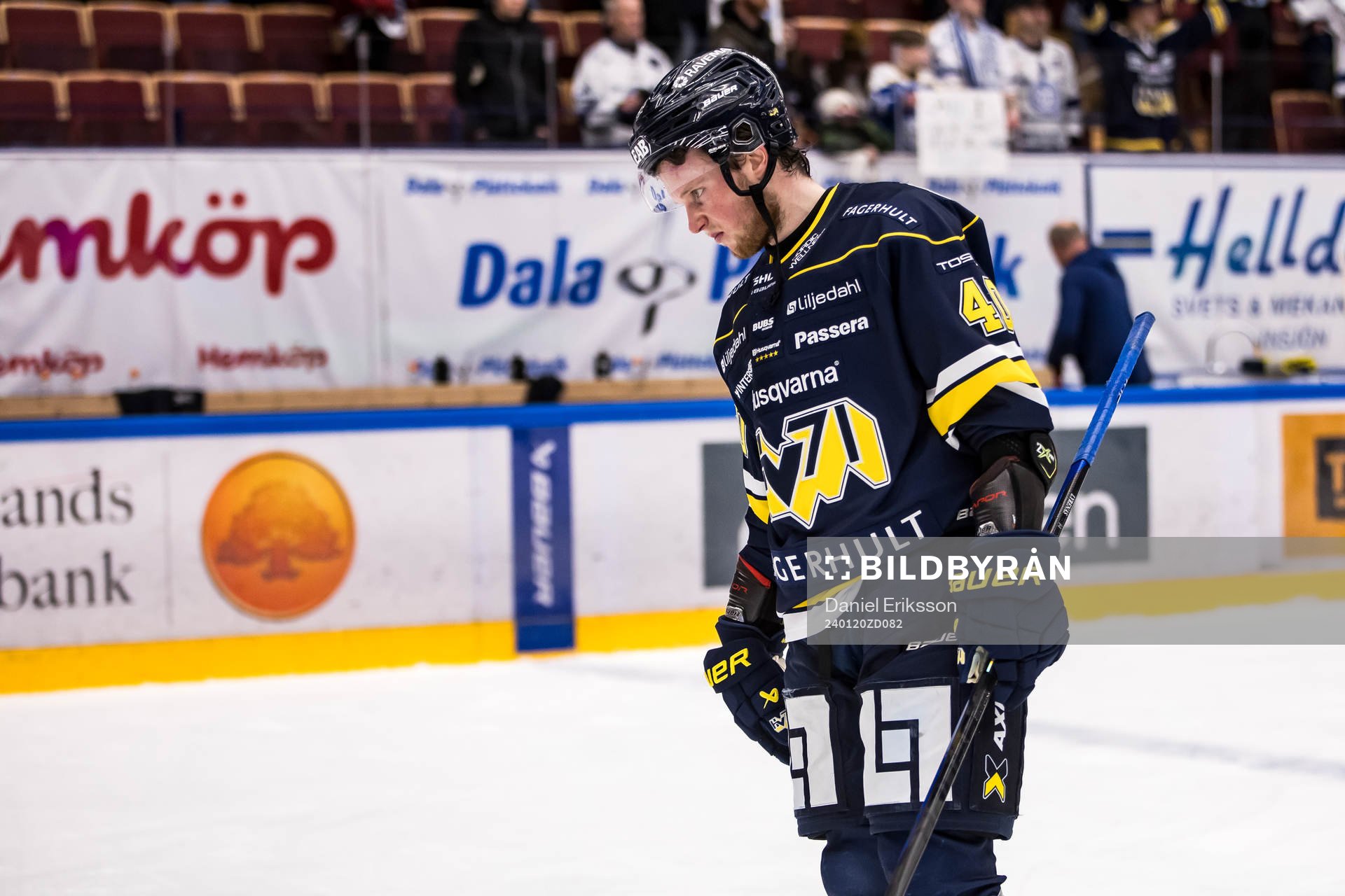 HV71s Oskar Stål-Lyrenäs deppar