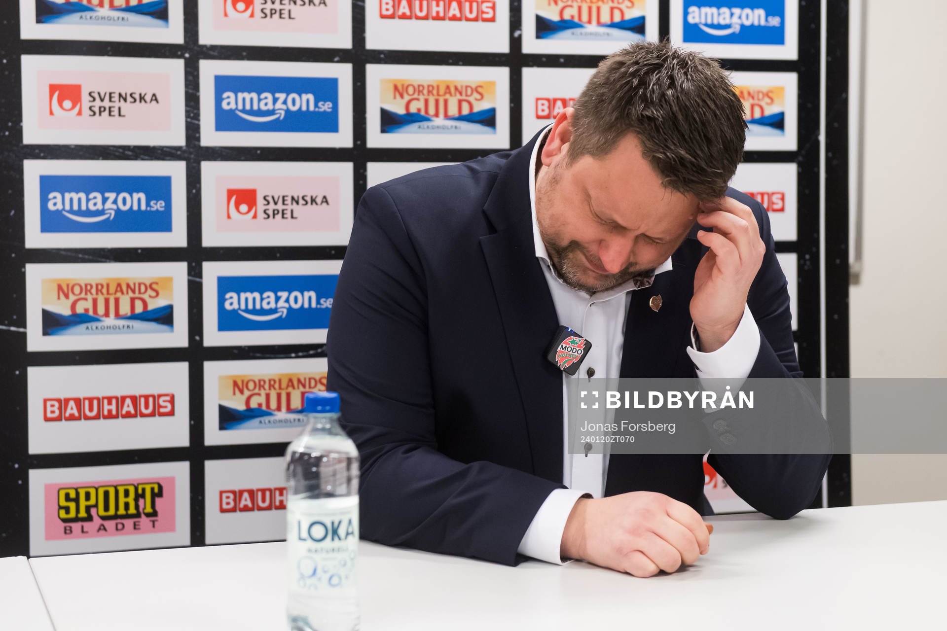 MoDos tränare Mattias Karlin på presskonferensen