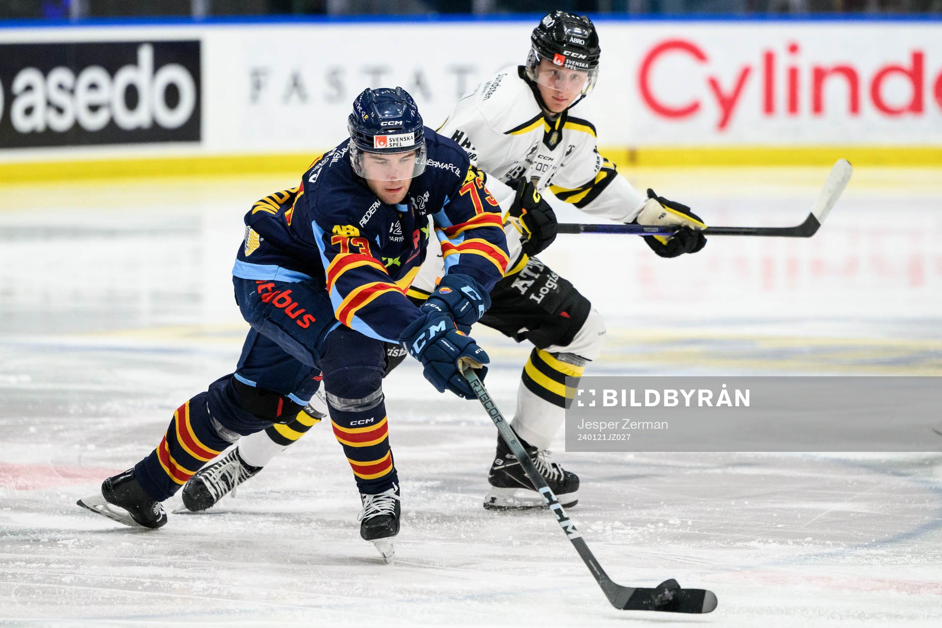 Djurgårdens Anton Gradin och AIKs Oskar Magnusson