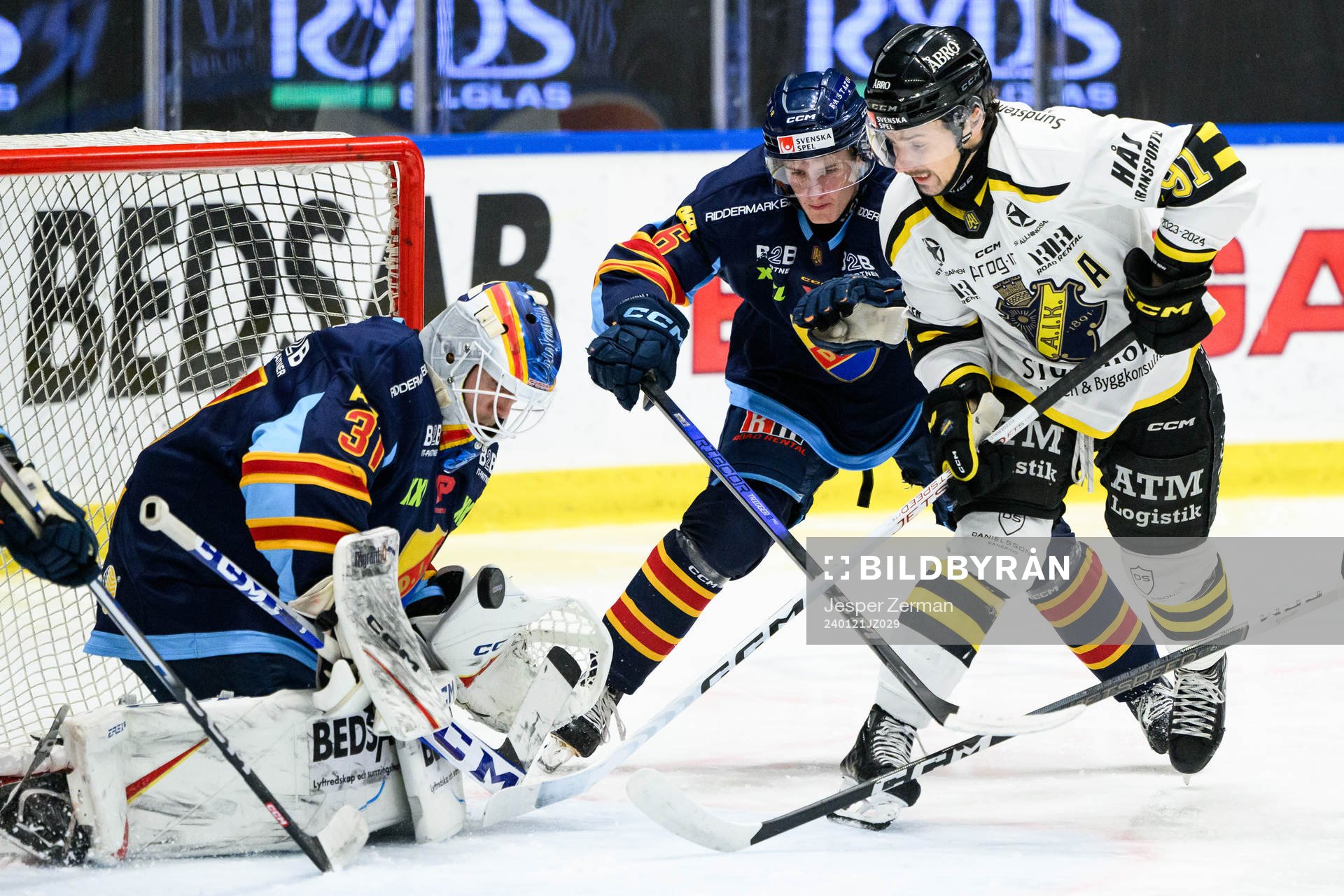 Djurgårdens målvakt Viktor Andrén och AIKs Gerry