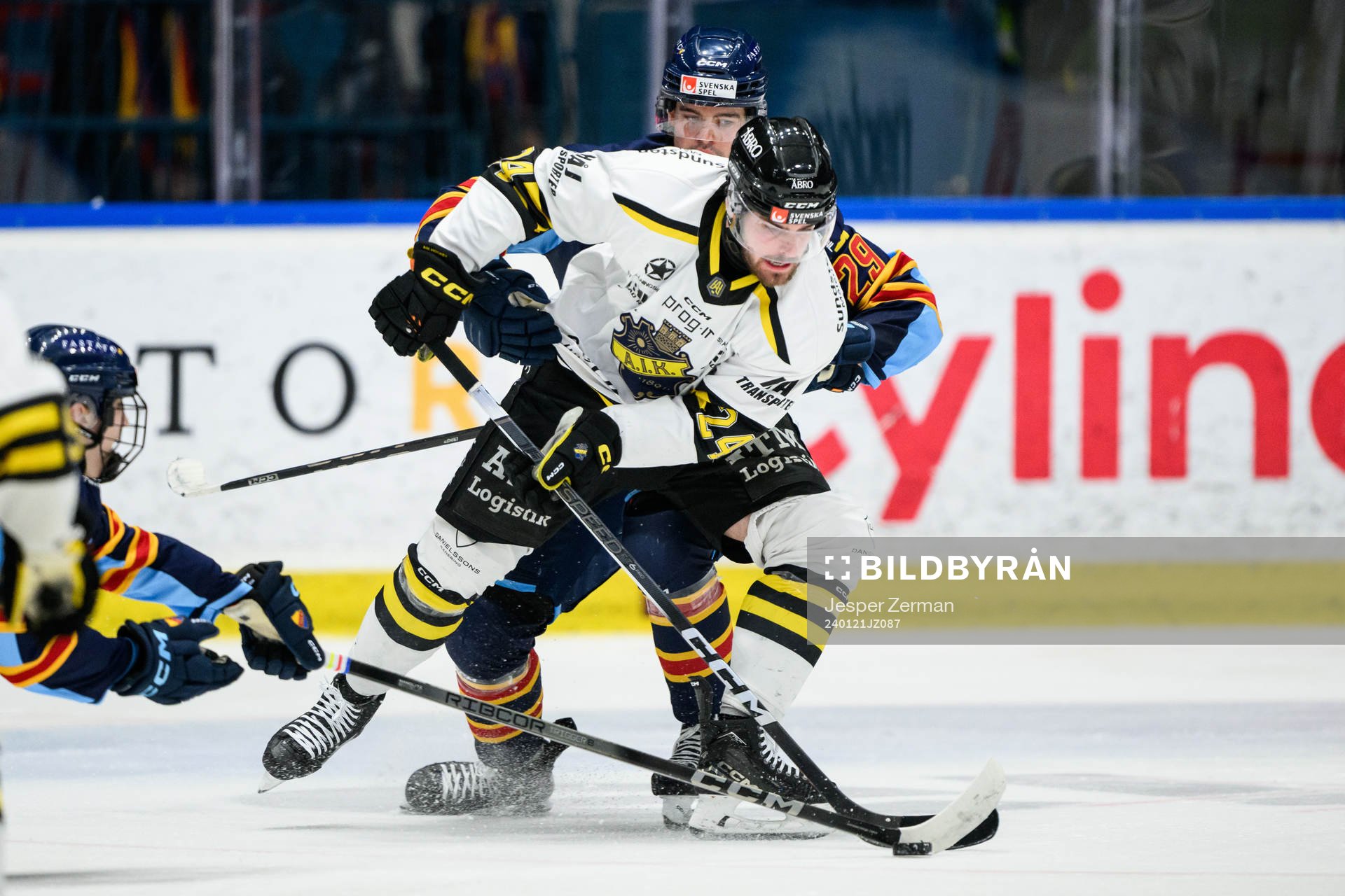 AIKs Arvid Degerstedt och Djurgårdens Axel Andersson