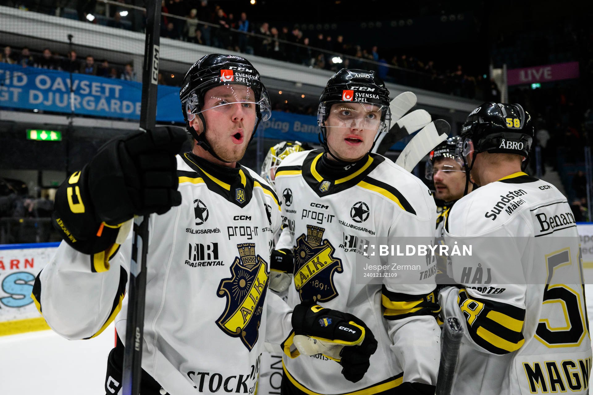 AIKs Alfred Barklund och William Ignberg Nilsson jublar