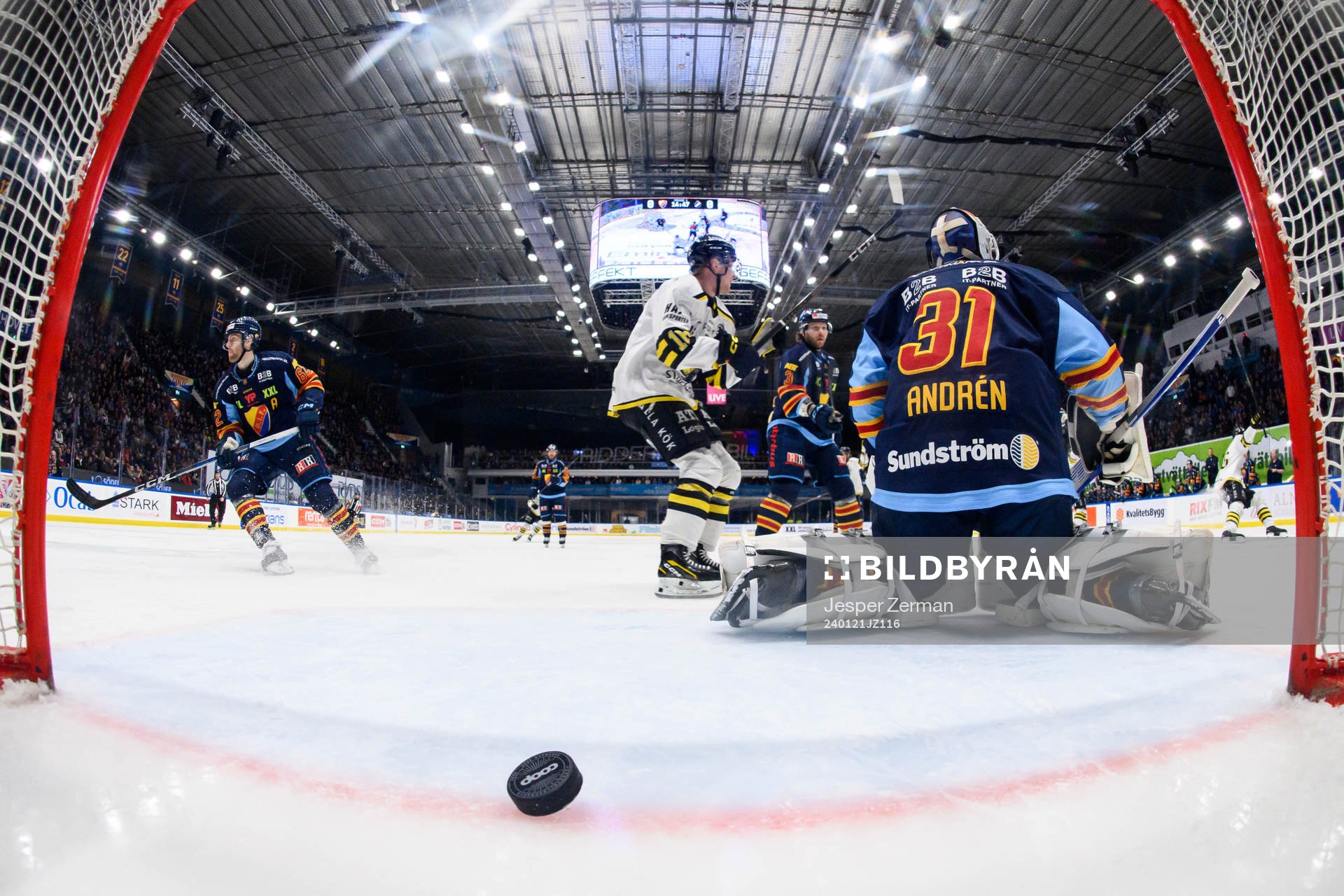 Djurgårdens målvakt Viktor Andrén släppen in 0-1 av