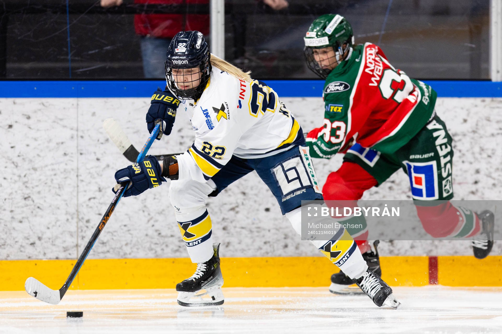 HV71s Suvi Käyhkö och Frölundas Michelle Karvinen
