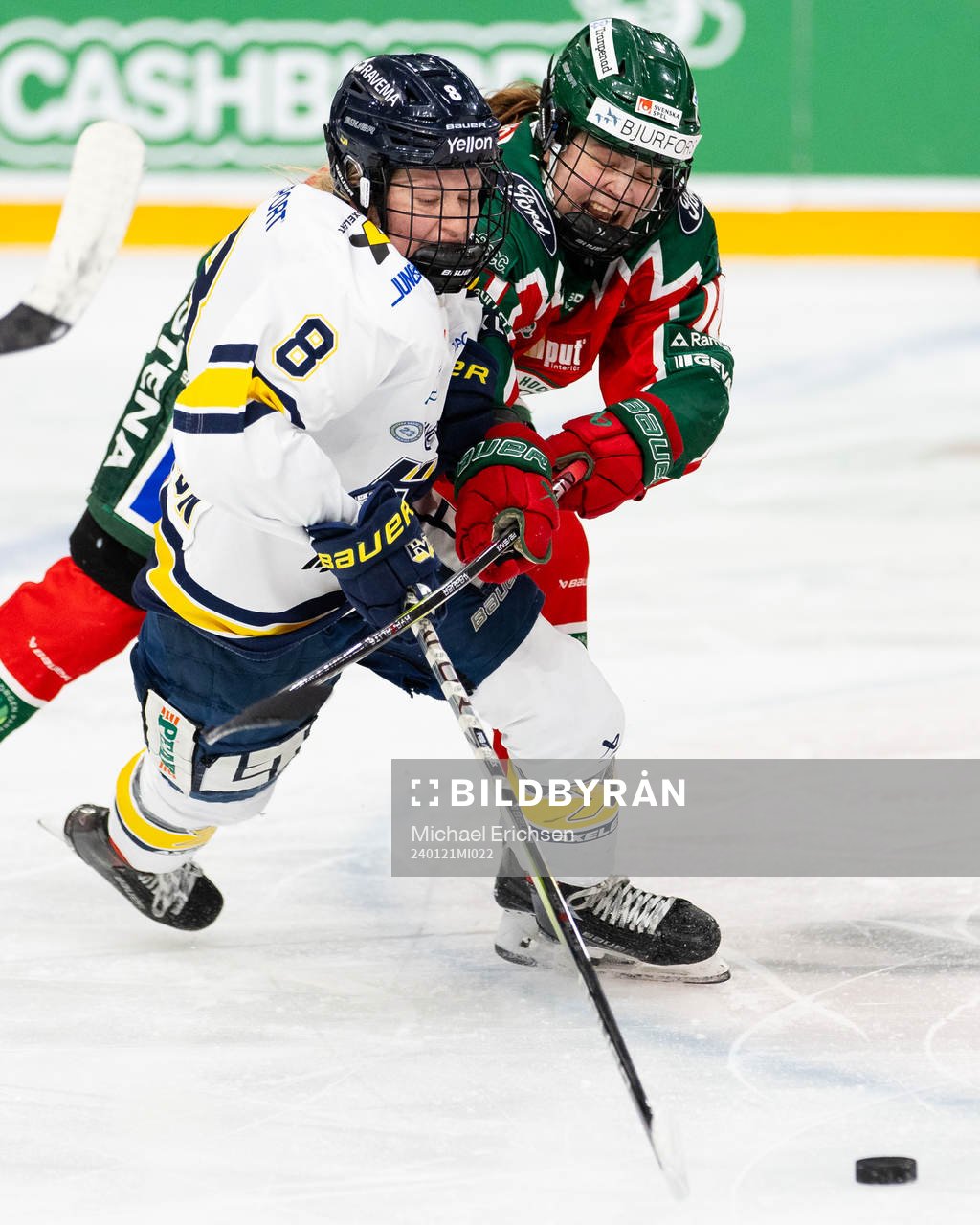 HV71s Hilda Svensson och Frölundas Emilia Vesa