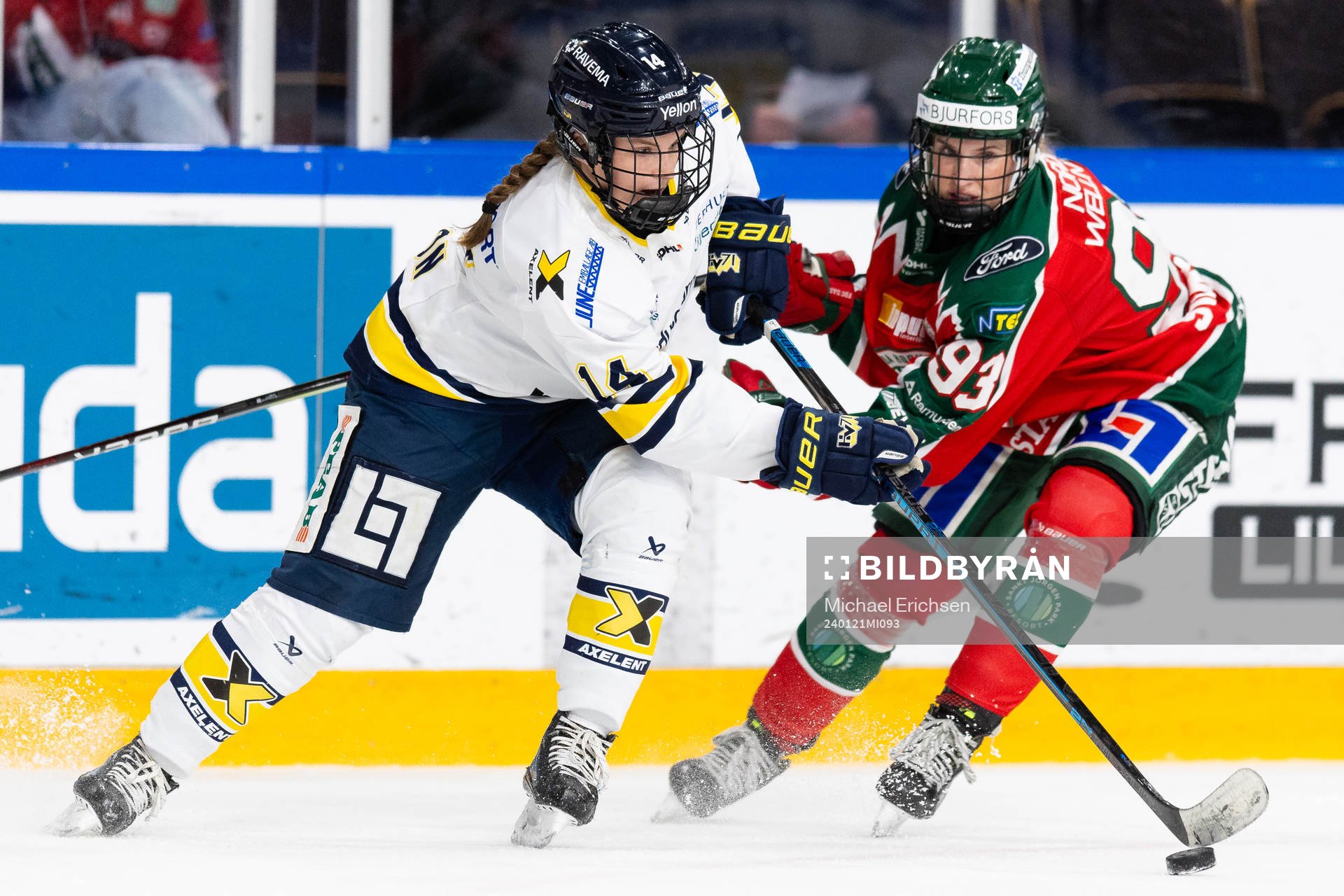 HV71s Evelina Arvidsson och Frölundas Nellie Svensson