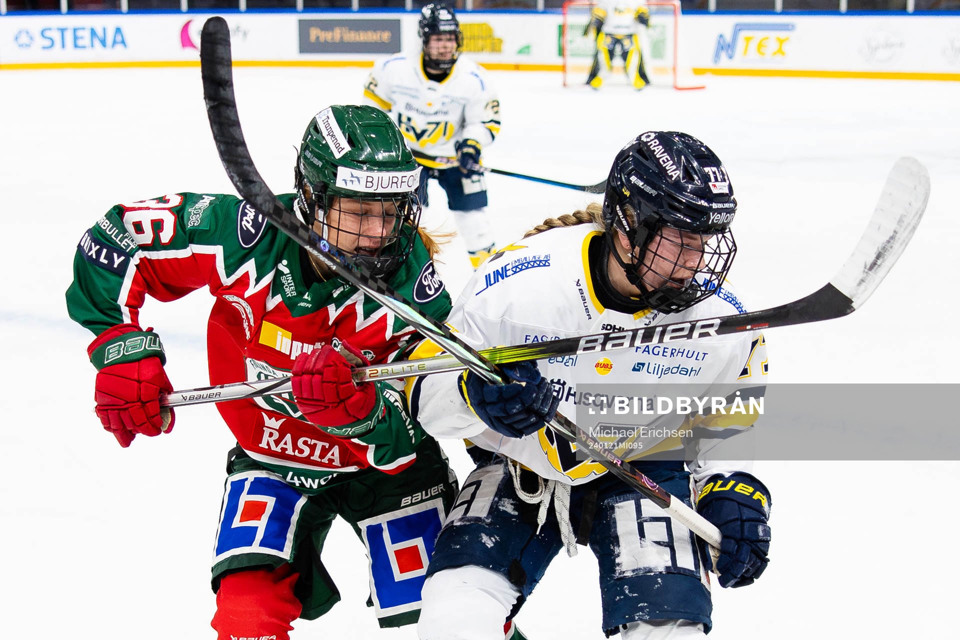 Frölundas Emilia Bergeby Hallbeck och HV71s Mira Jungåker