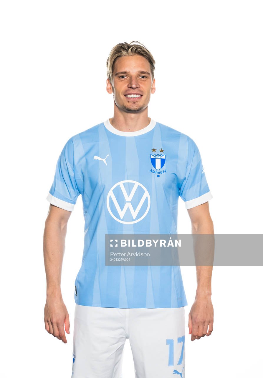 Malmö FF presenterar Jens Stryger Larsen som ny spelare