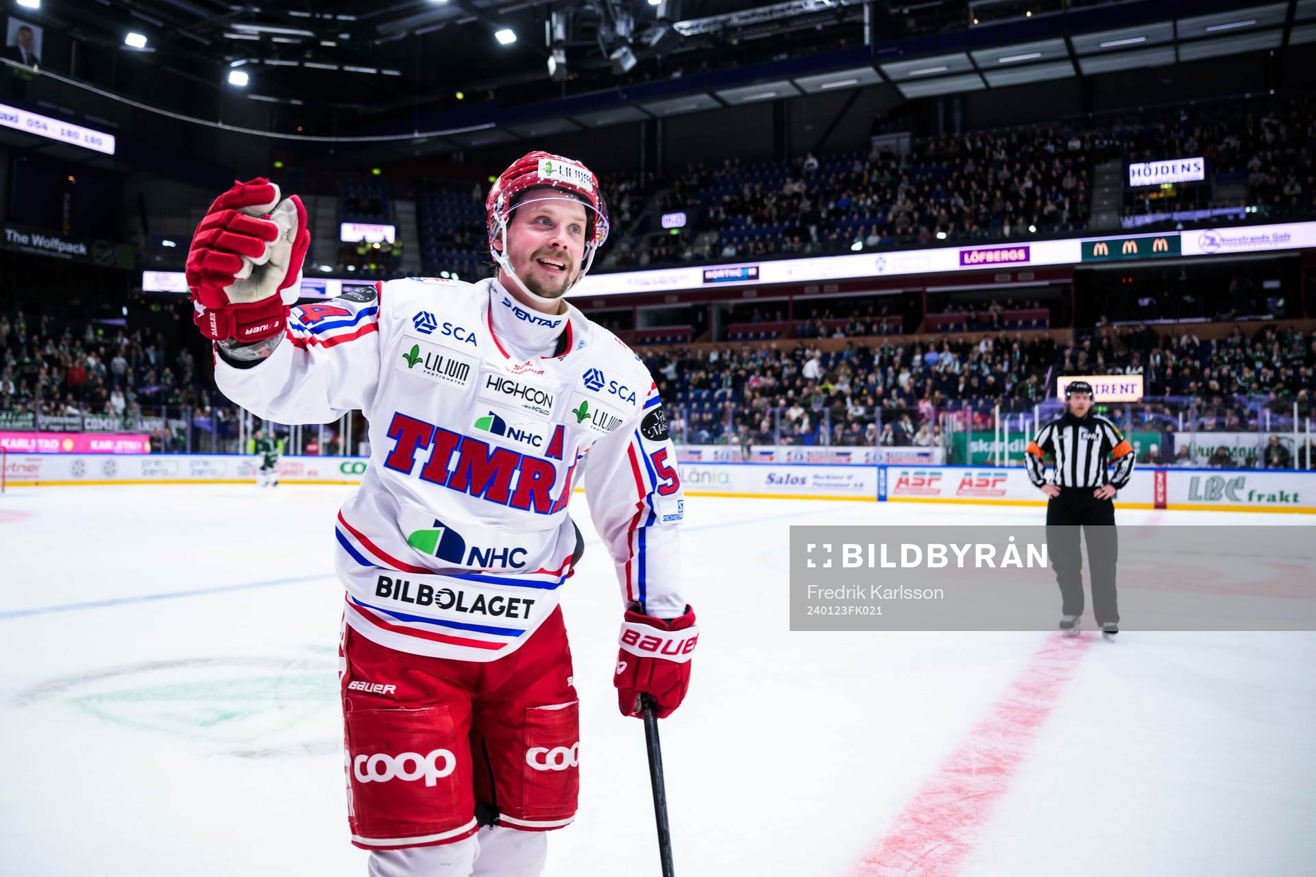 Timrås Jonathan Dahlén jublar
