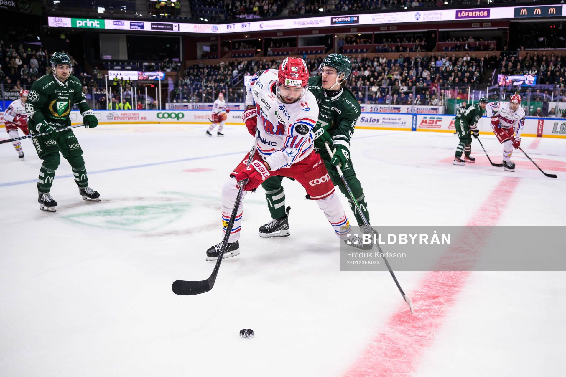 Timrås Emil Pettersson och Färjestads Liam Öhgren