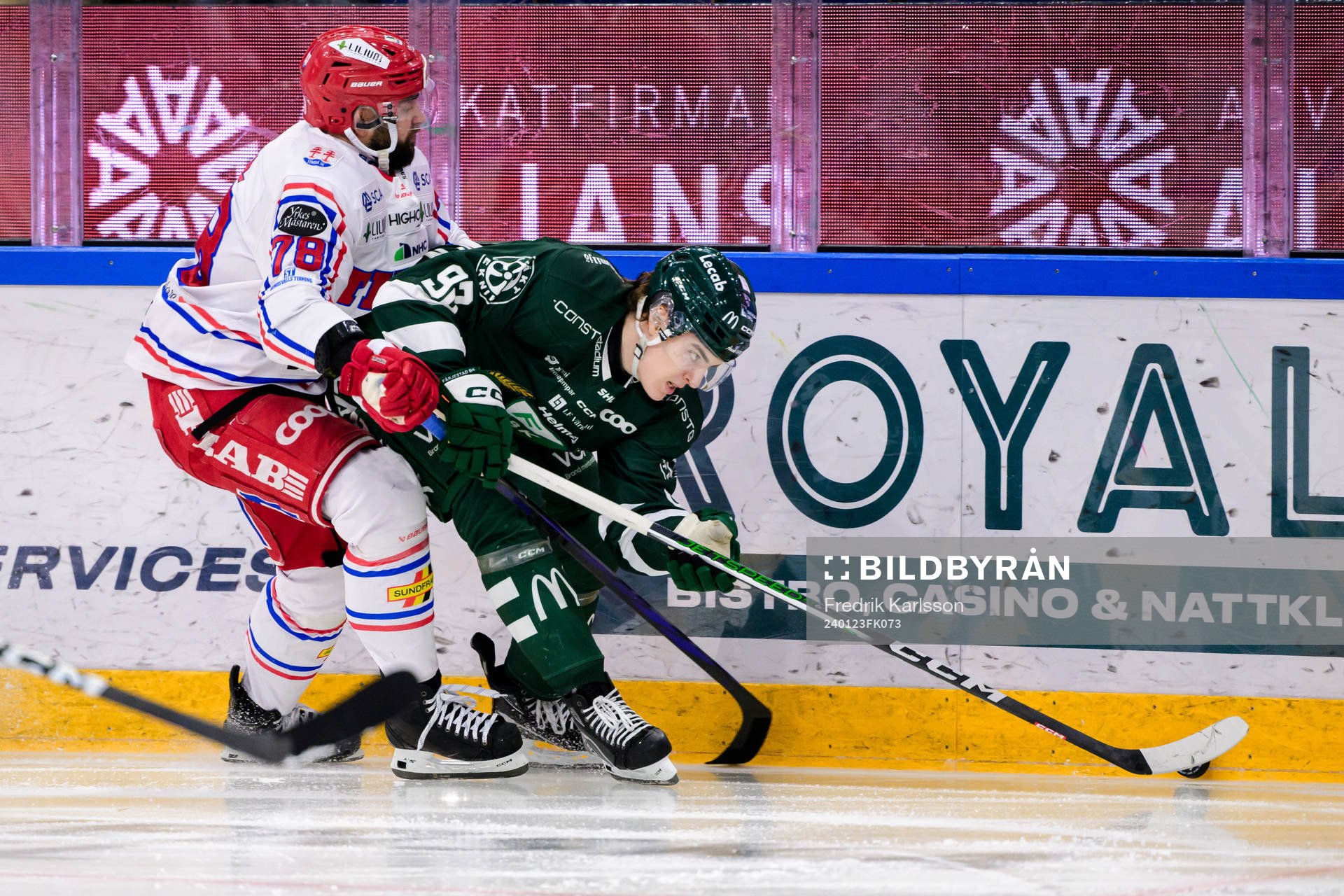 Timrås Robin Hanzl och Färjestads Liam Öhgren