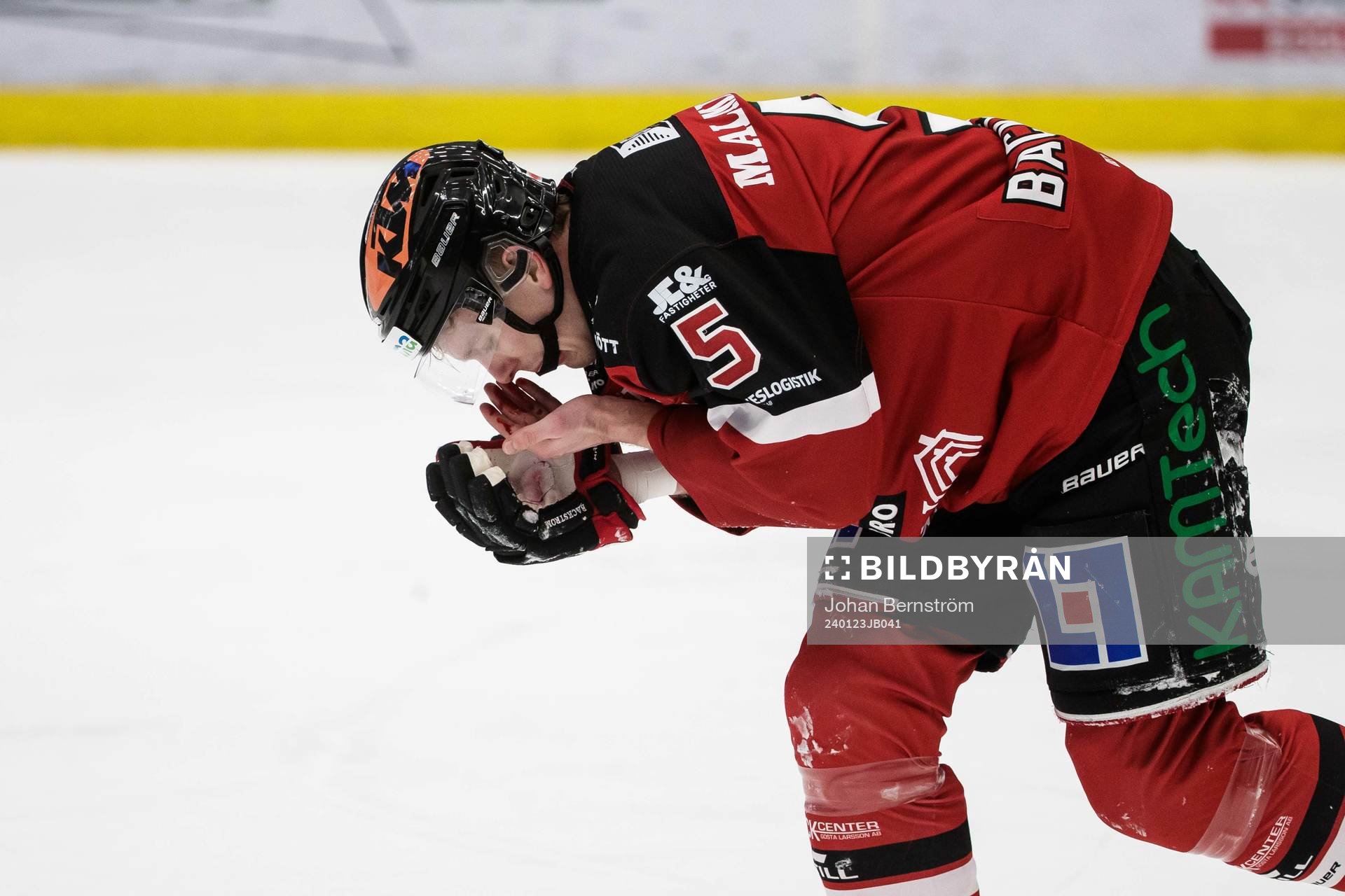 Örebros Gustav Backström har ont