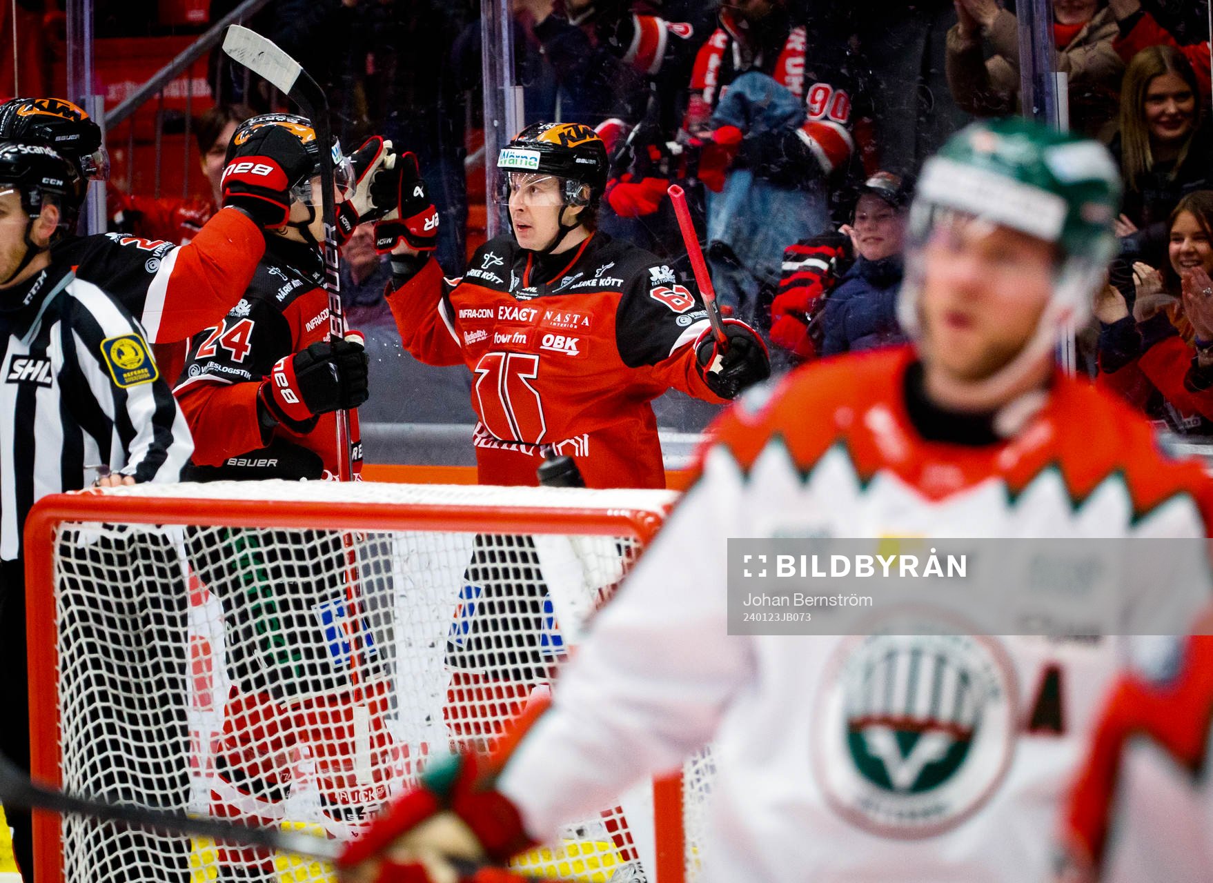 Örebros Robert Leino jublar vid 1-1