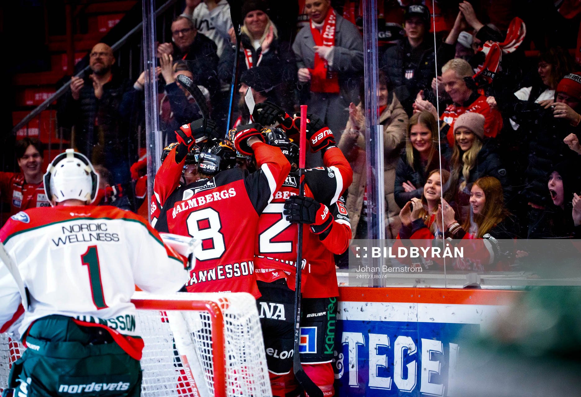 Örebros Robert Leino jublar vid 1-1