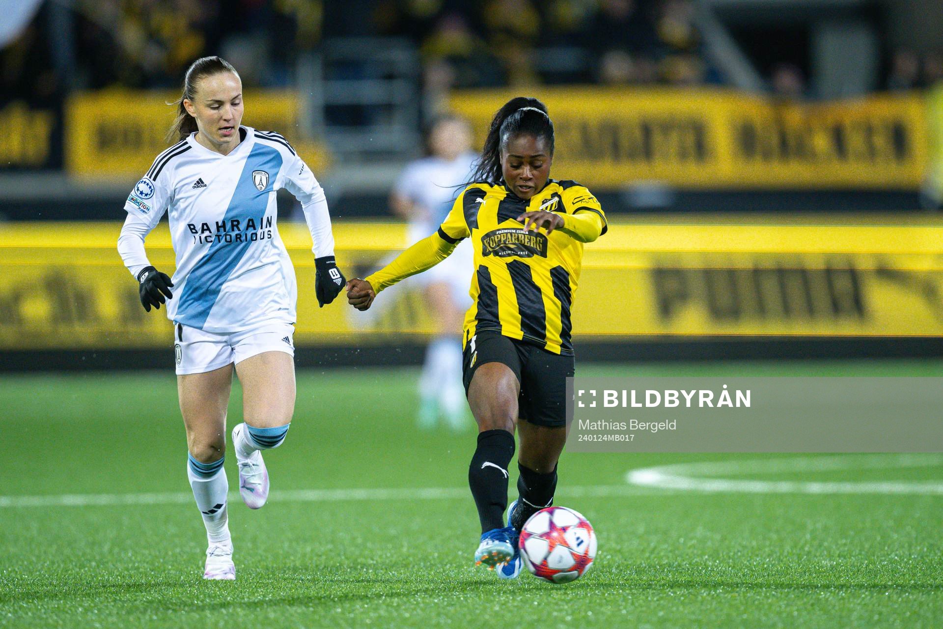 Julie Dufour of Paris FC and Monica Jusu Bah of Häcken