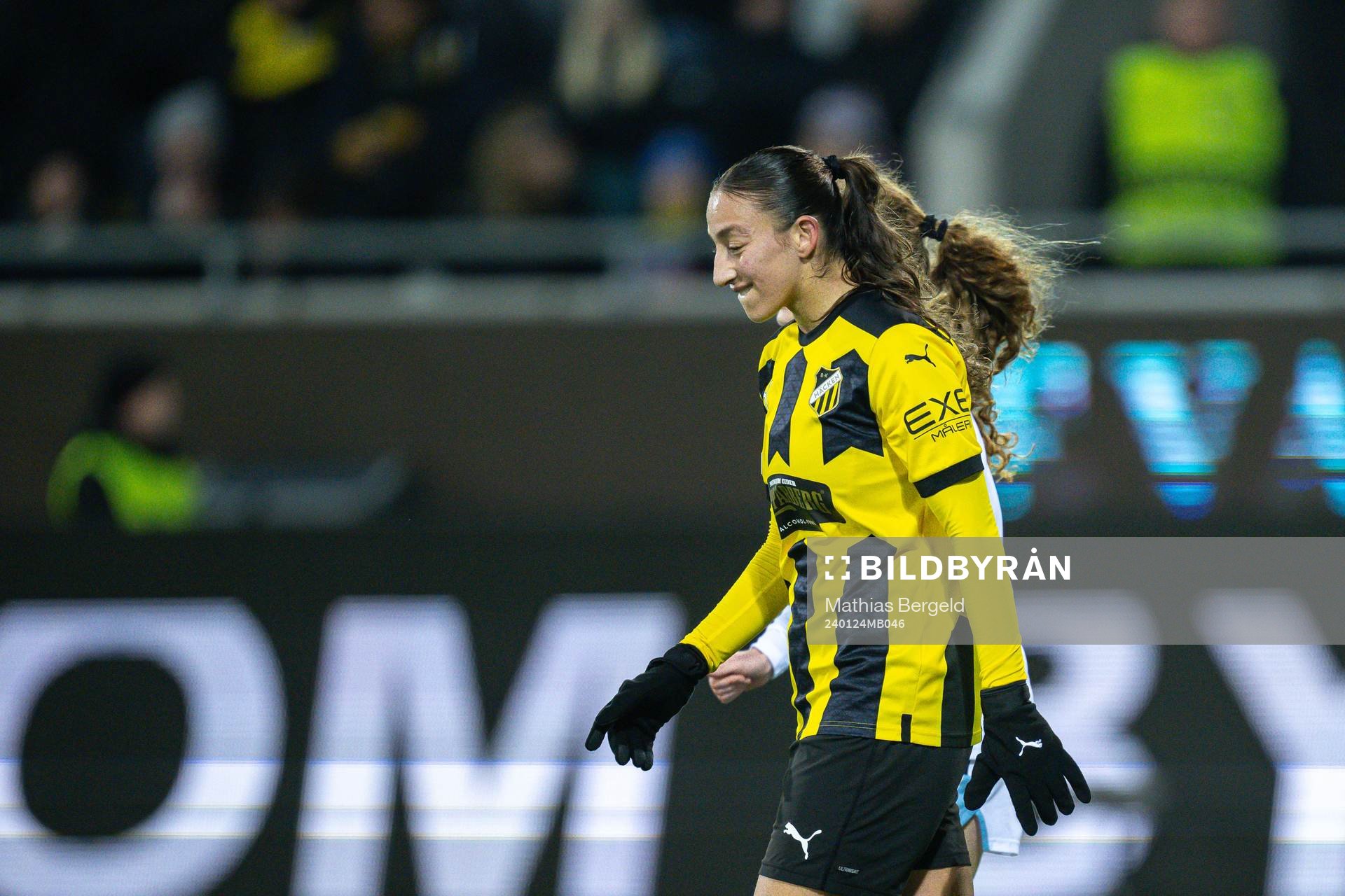Rusul Rosa Kafaji of Häcken looks dejected