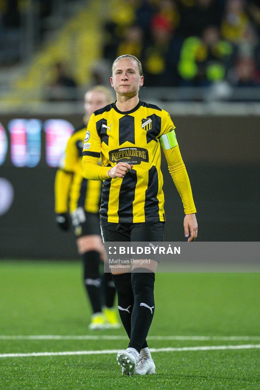 Filippa Curmark of Häcken looks dejected