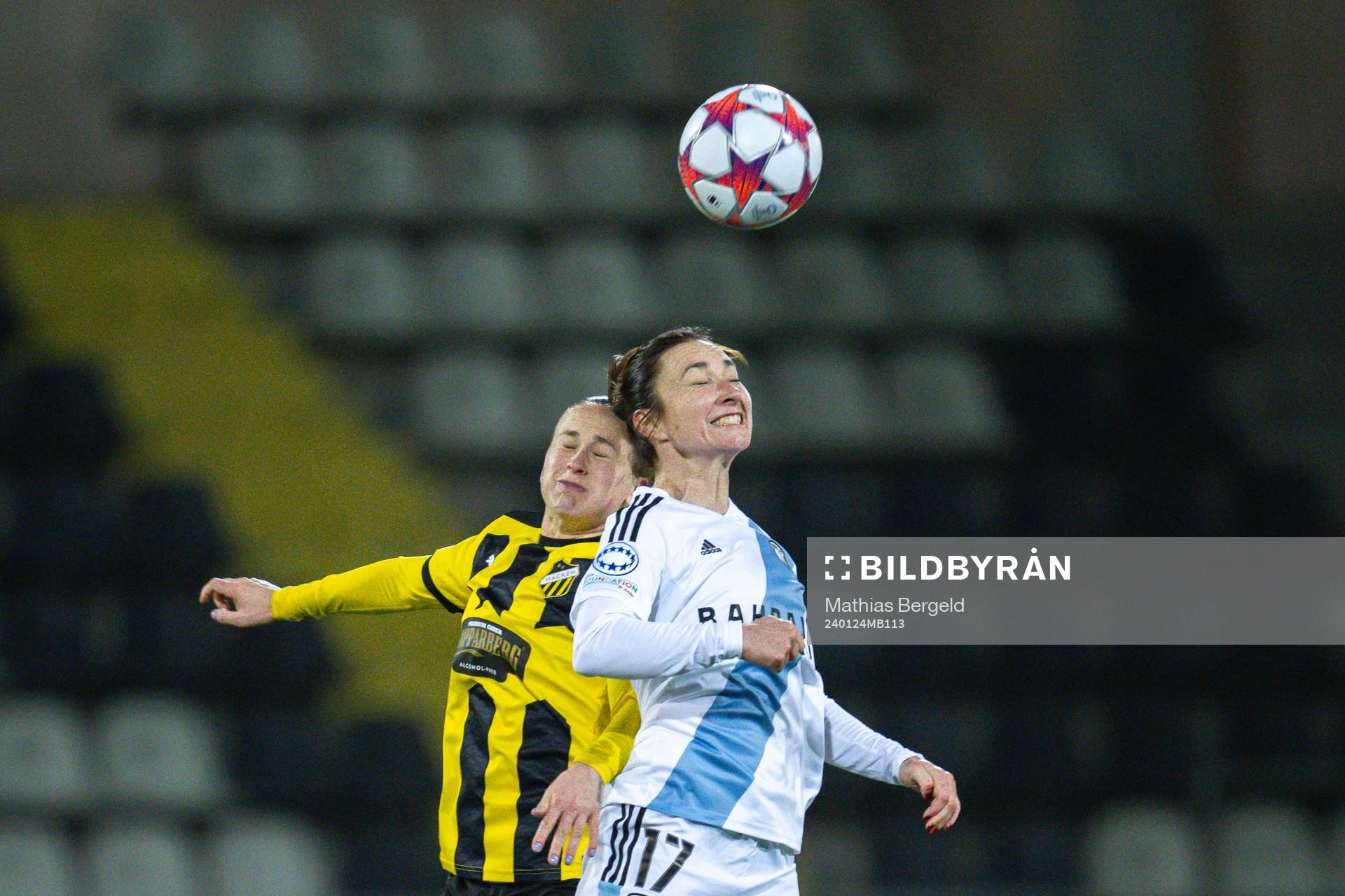 Filippa Curmark of Häcken and Gaetane Thiney of Paris FC